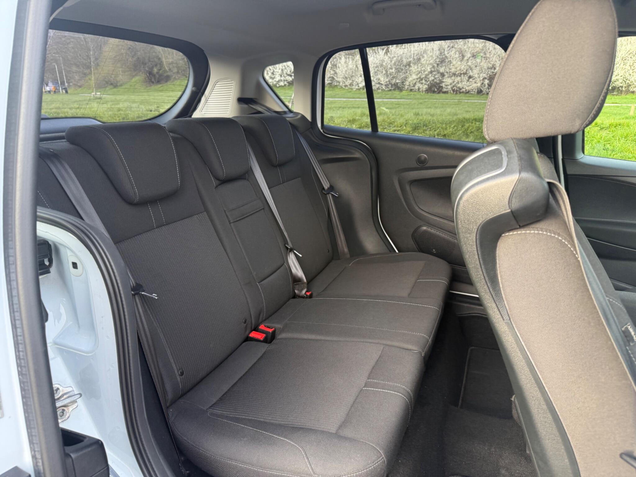 Ford B-Max - Image 11