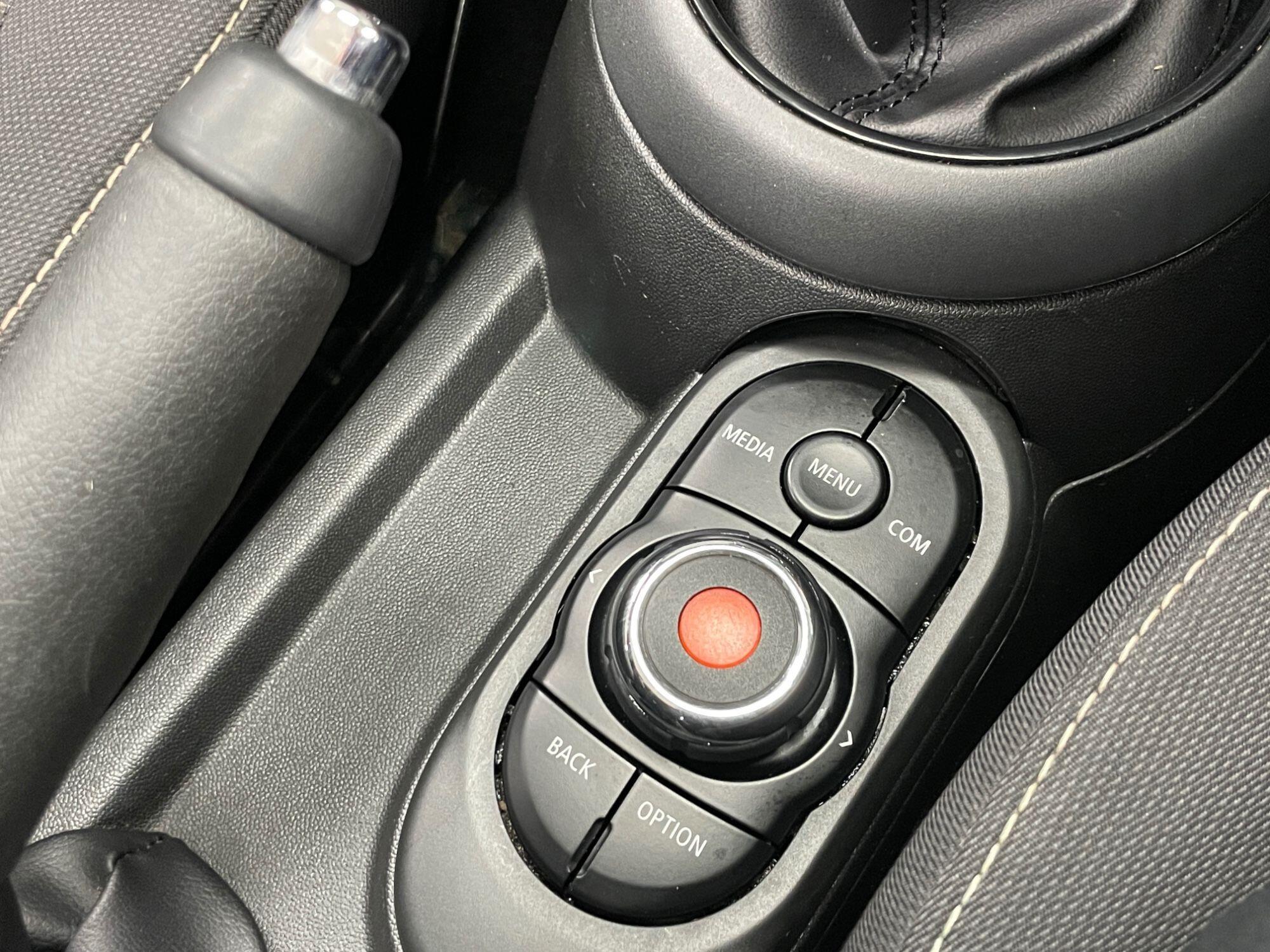 MINI Convertible - Image 50