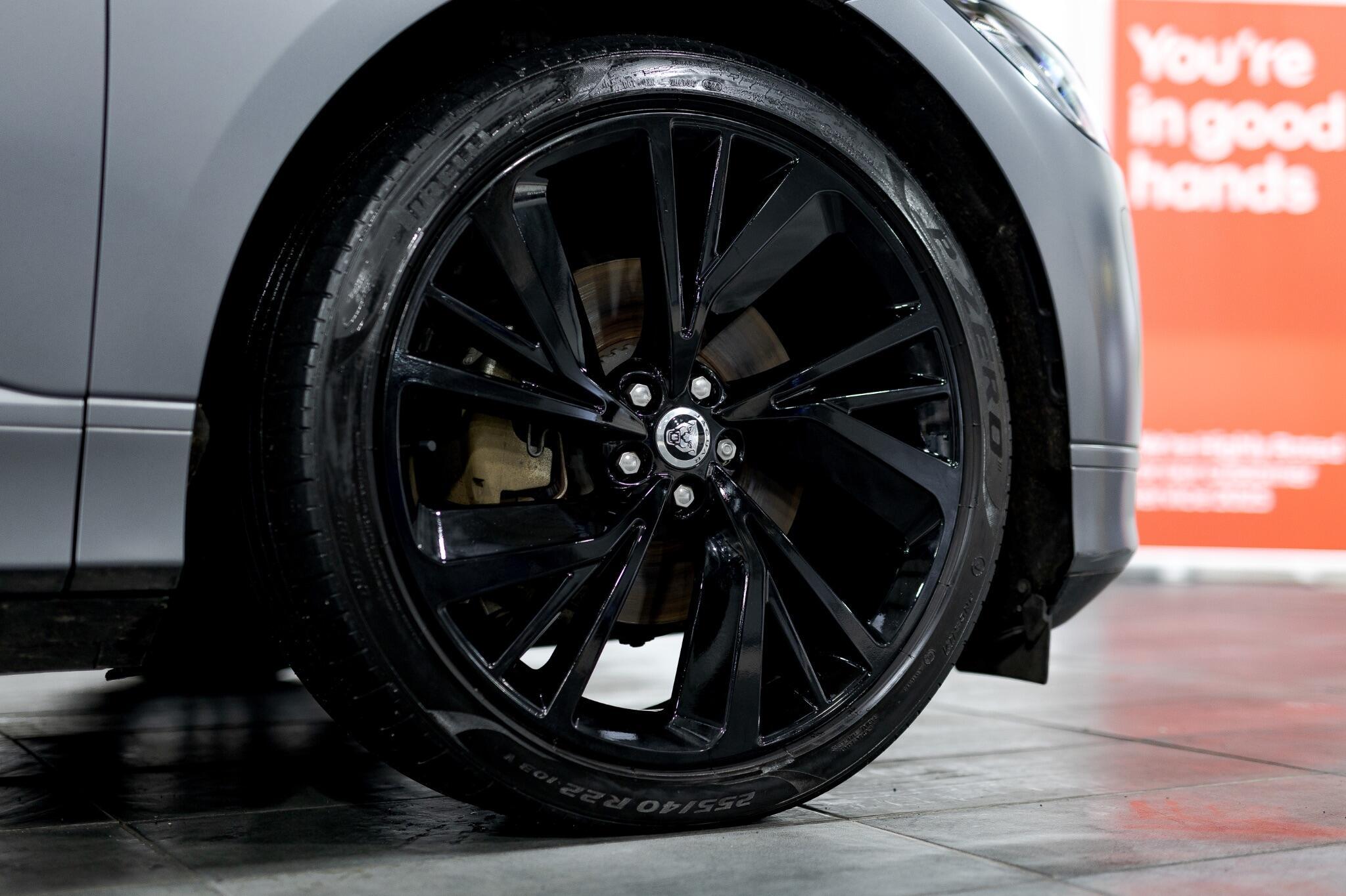 Jaguar I-Pace - Image 12