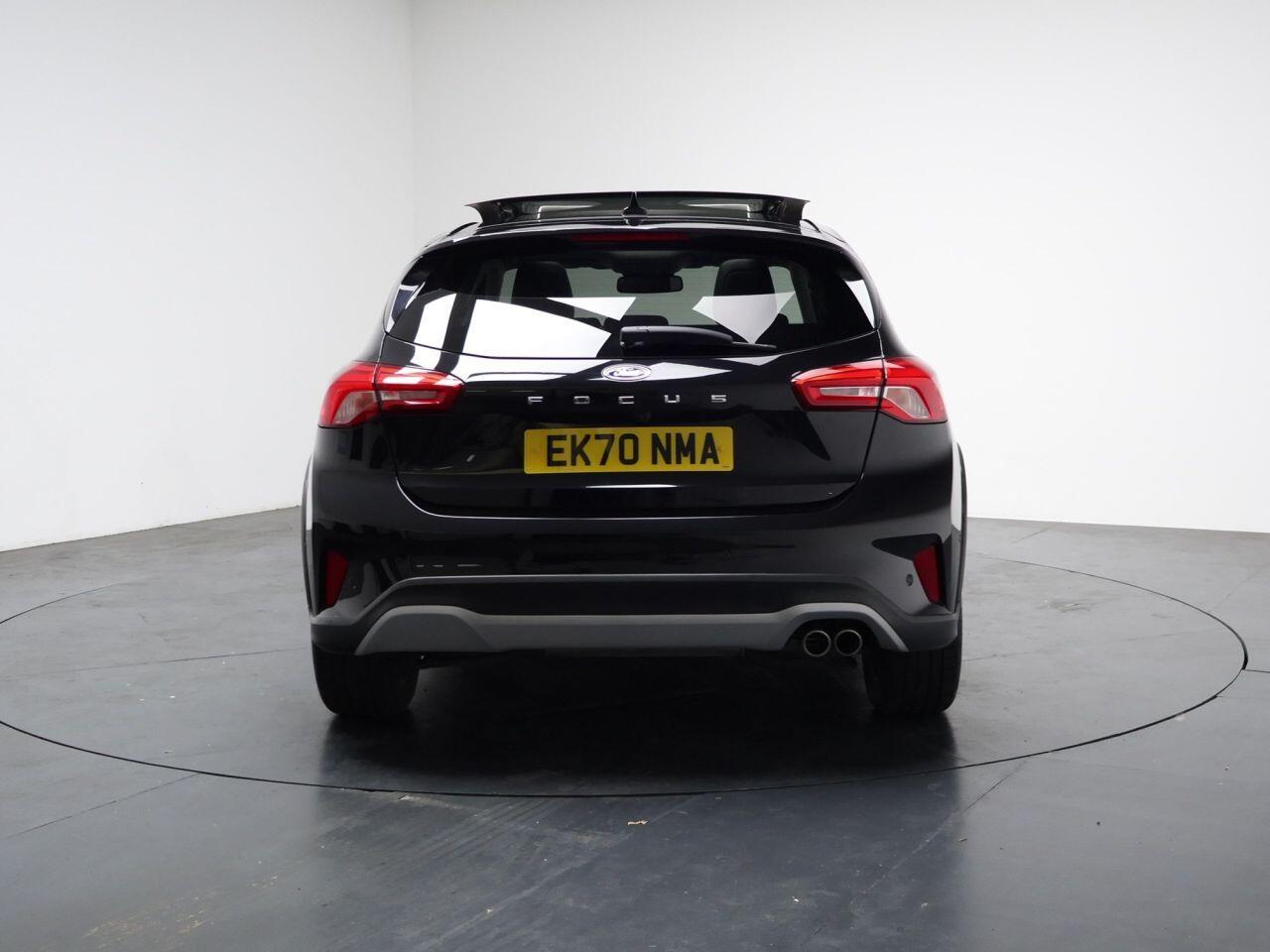 Ford Focus - Image 11