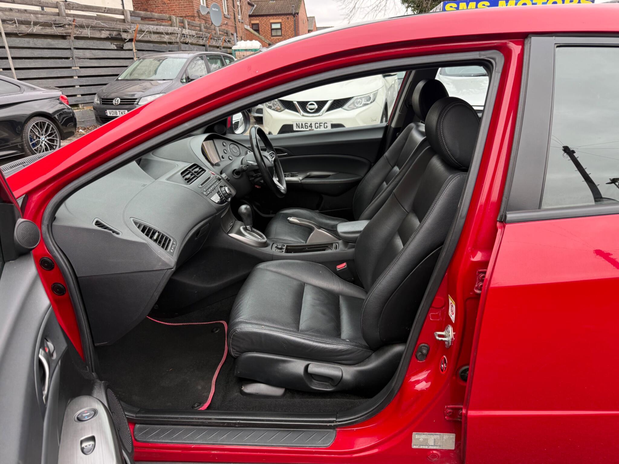 Honda Civic - Image 25