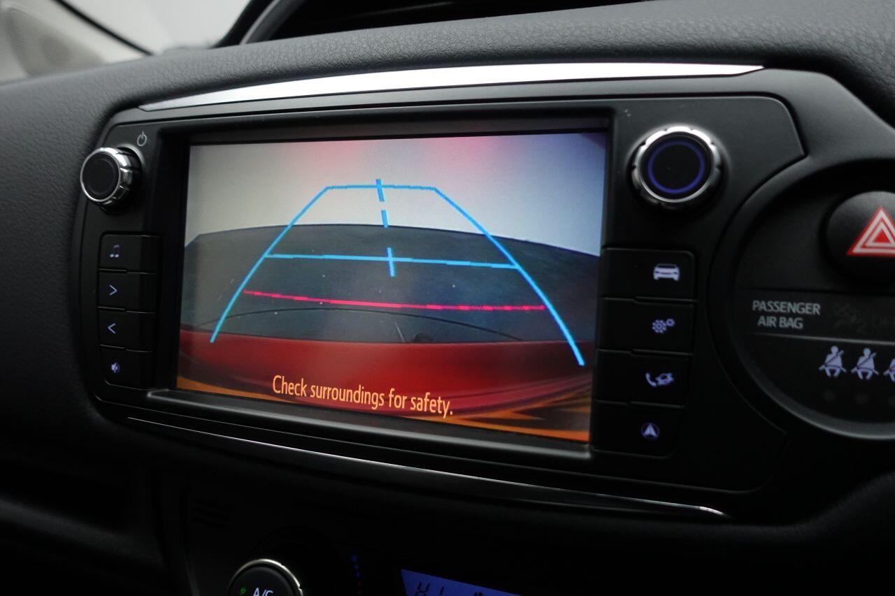 Toyota Yaris - Image 19