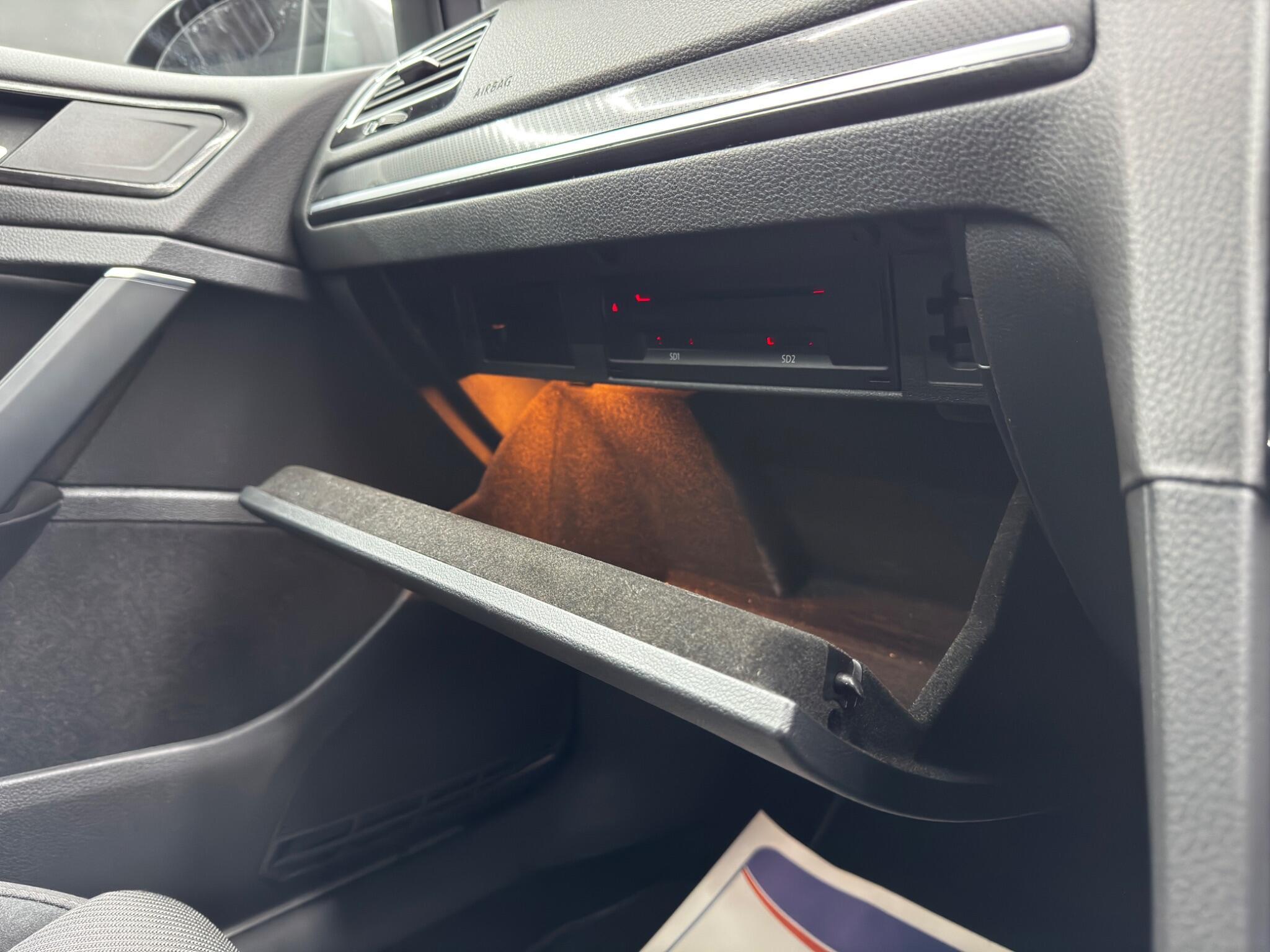 Volkswagen Golf - Image 45