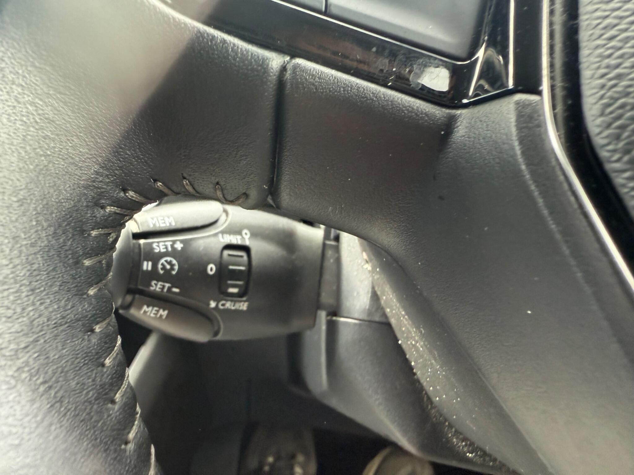 Peugeot 208 - Image 13