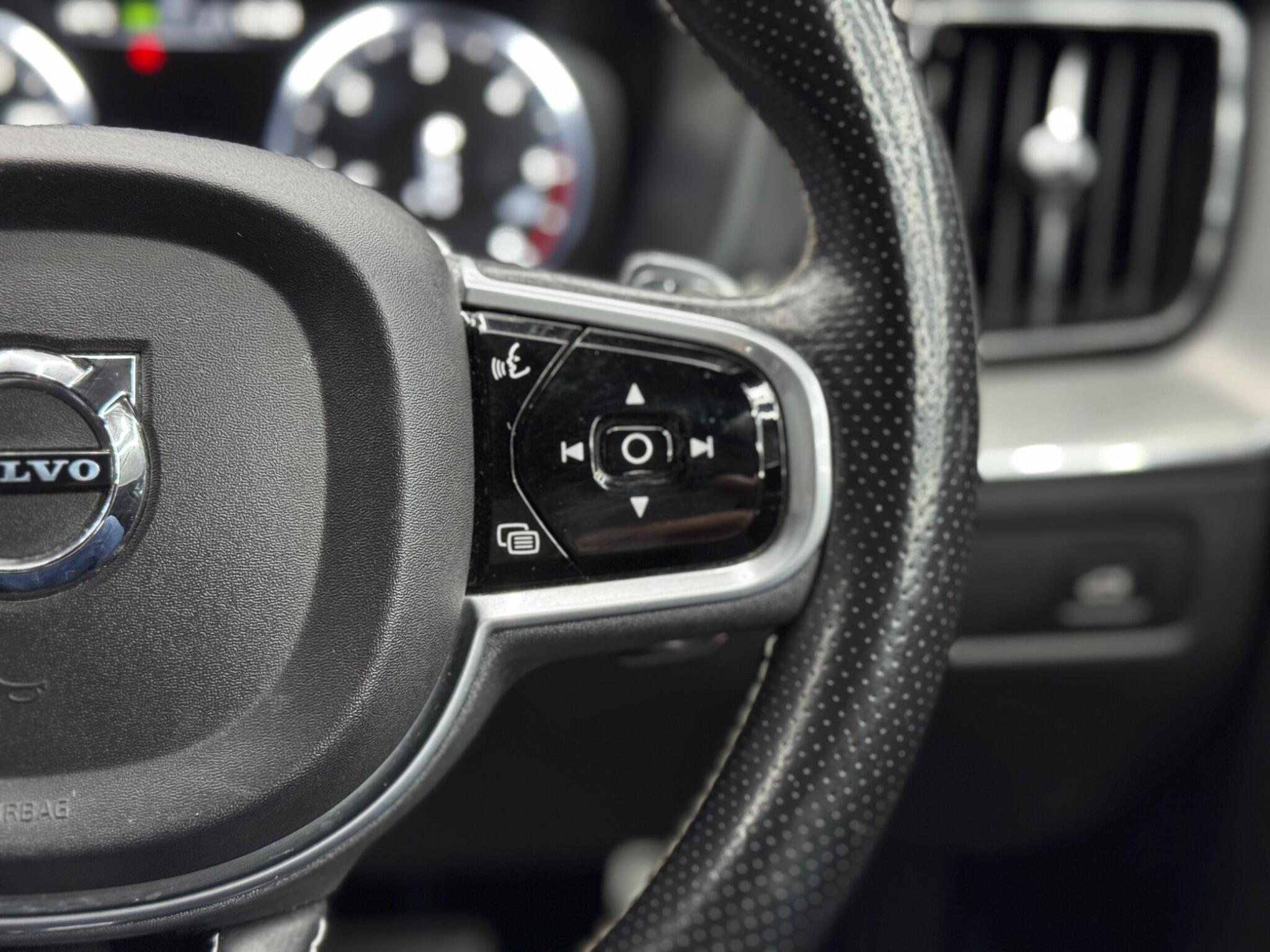 Volvo XC60 - Image 18