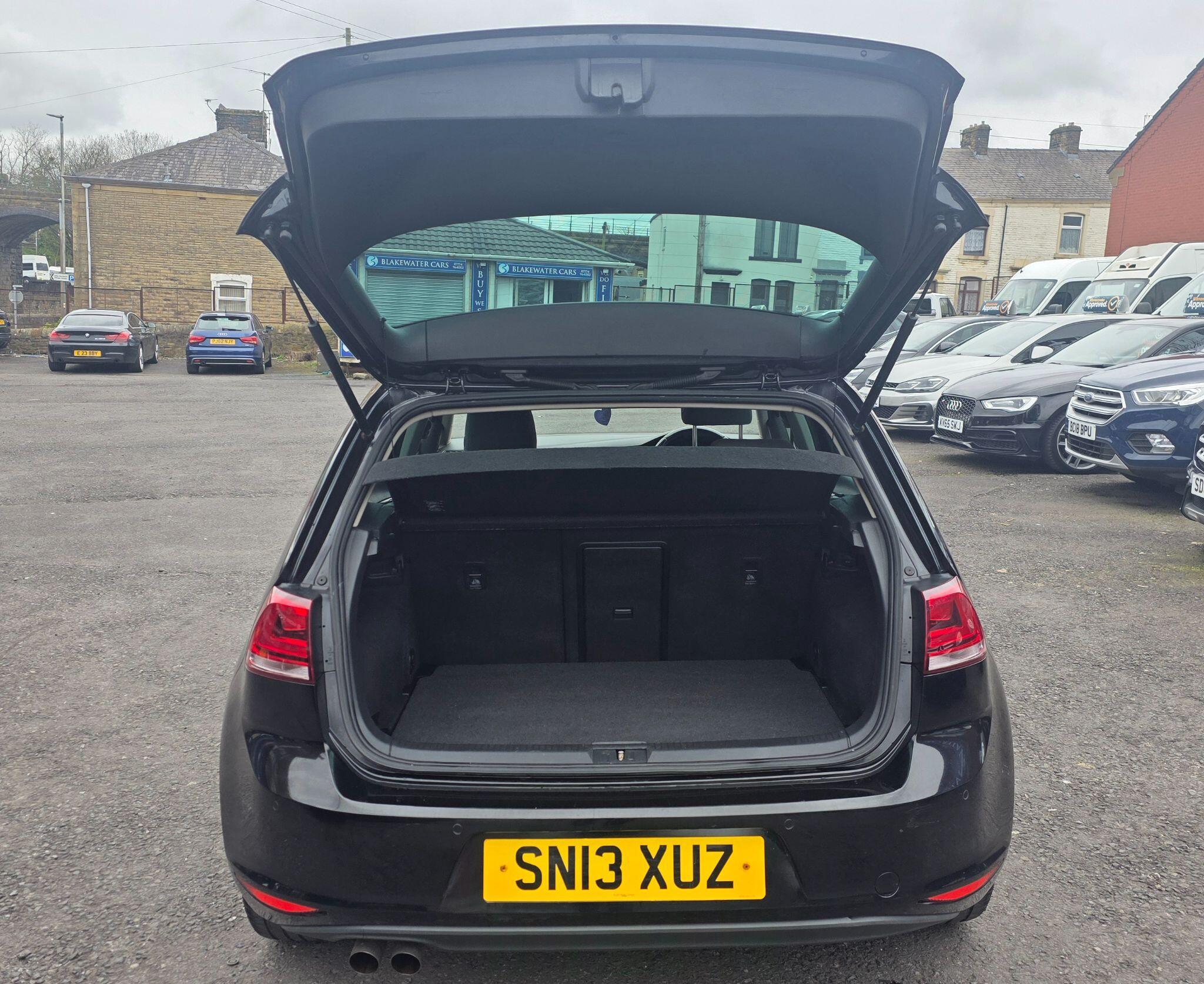 Volkswagen Golf - Image 21