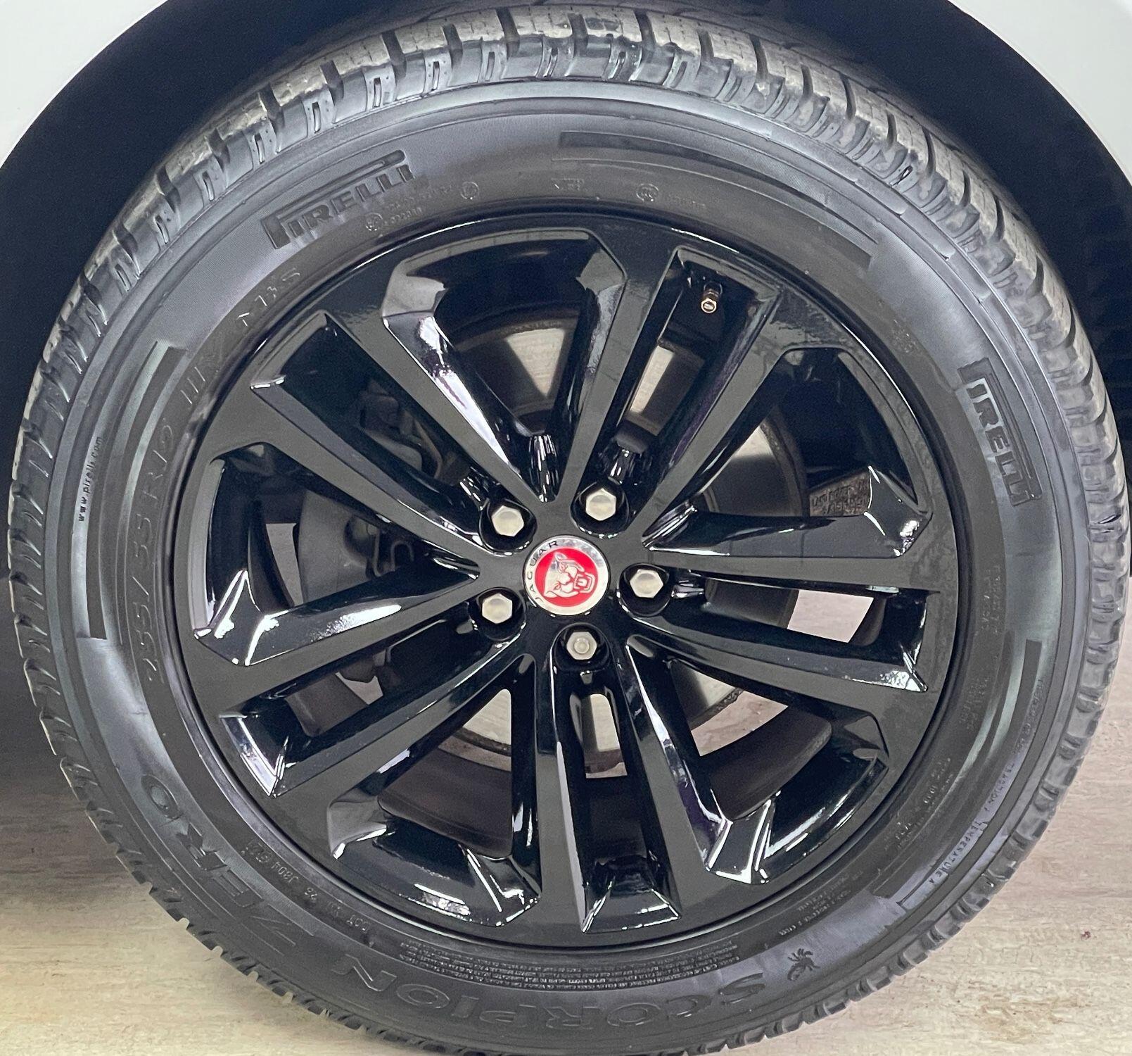 Jaguar F-Pace - Image 13