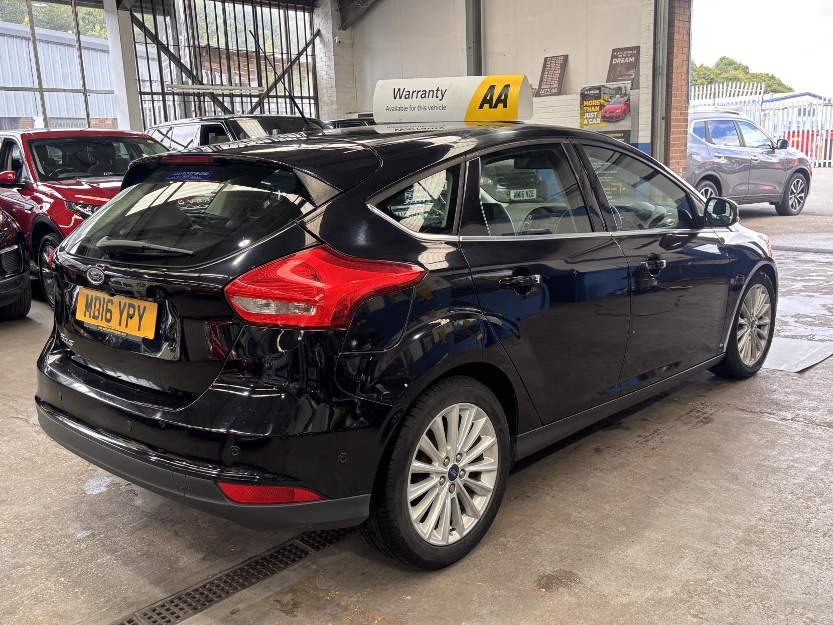Ford Focus - Image 6