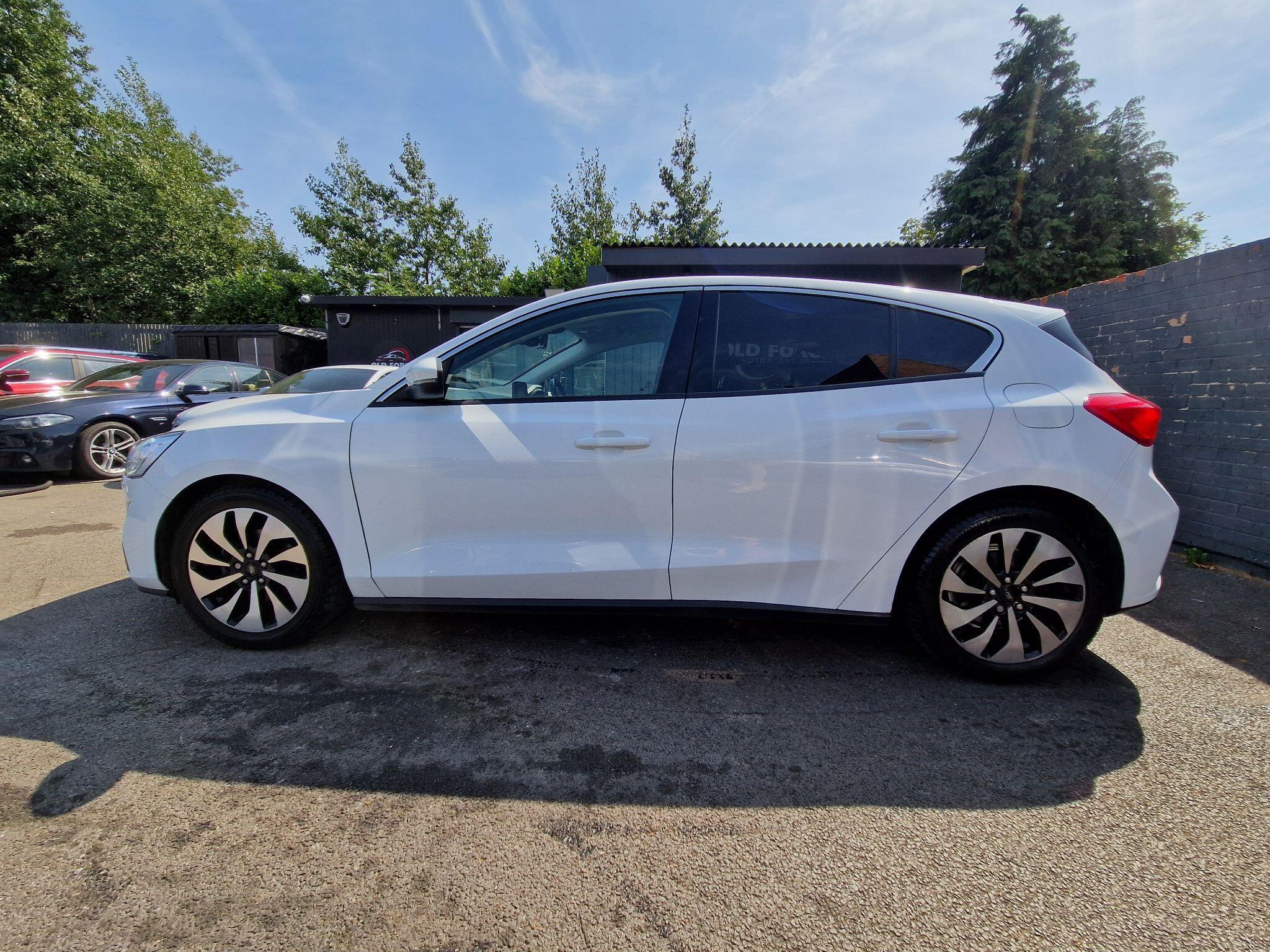Ford Focus - Image 15