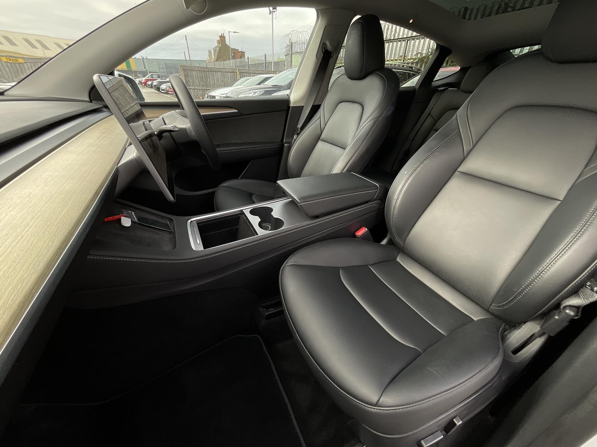 Tesla Model Y - Image 17