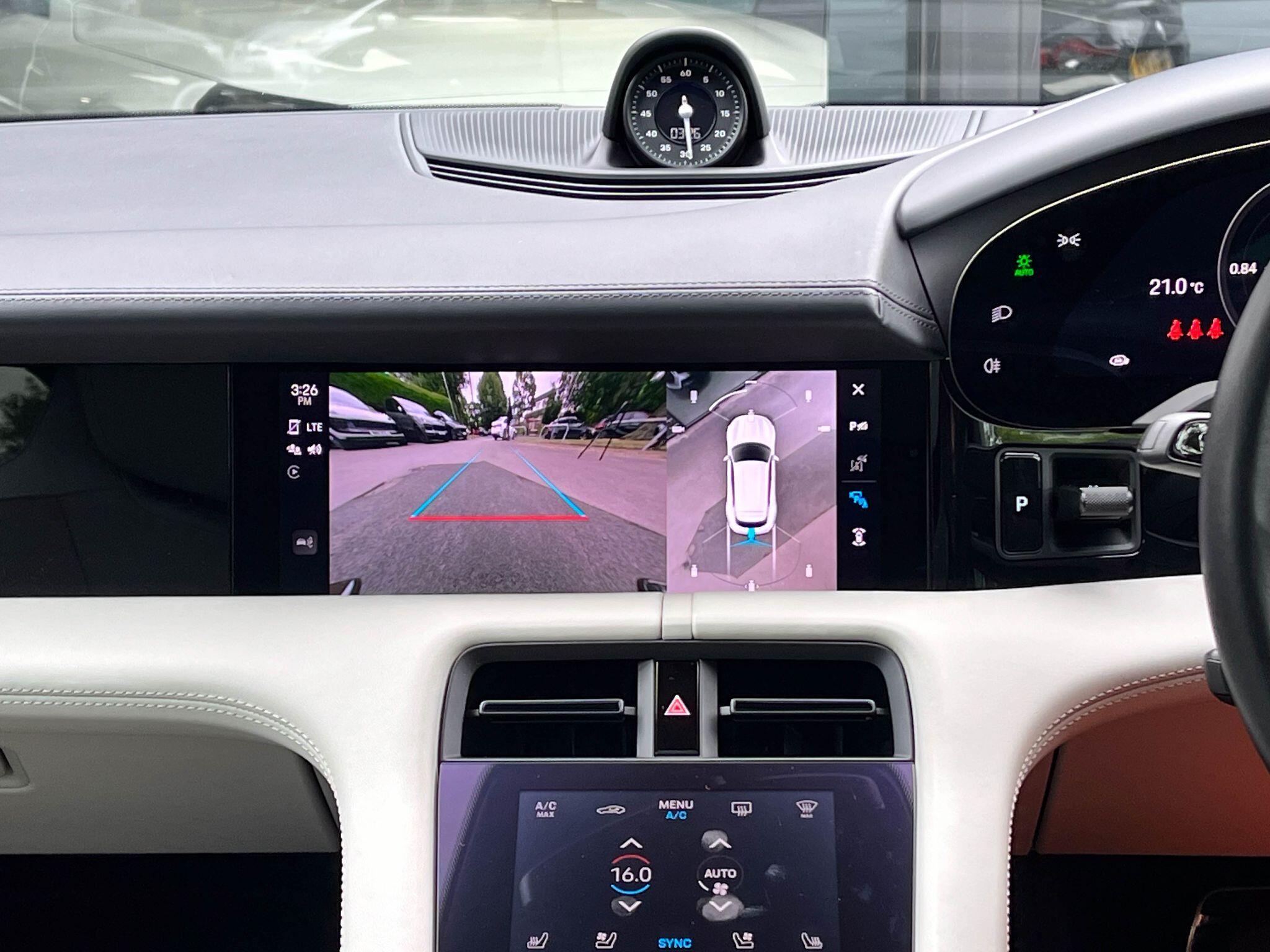 Porsche Taycan - Image 14