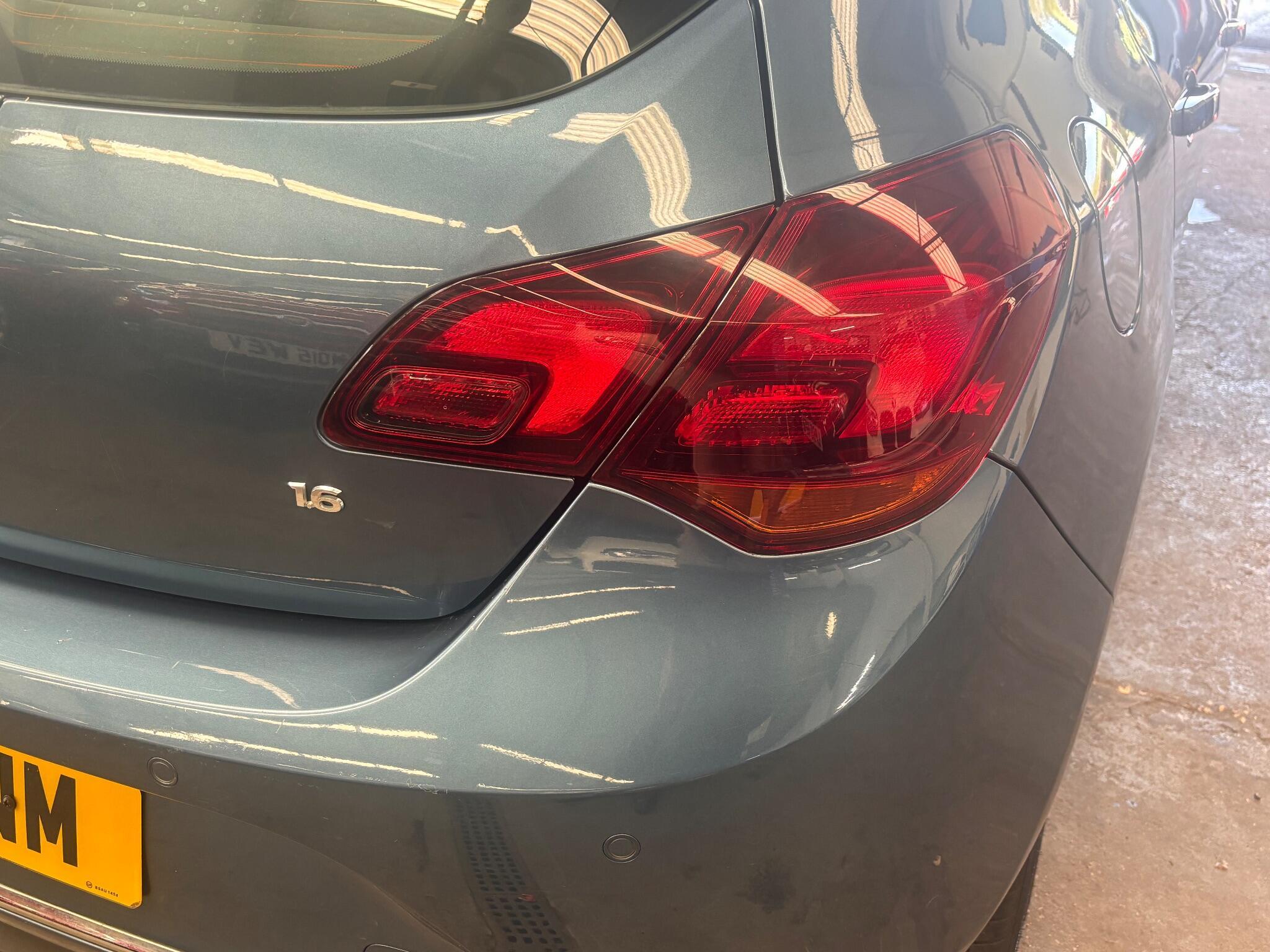 Vauxhall Astra - Image 10