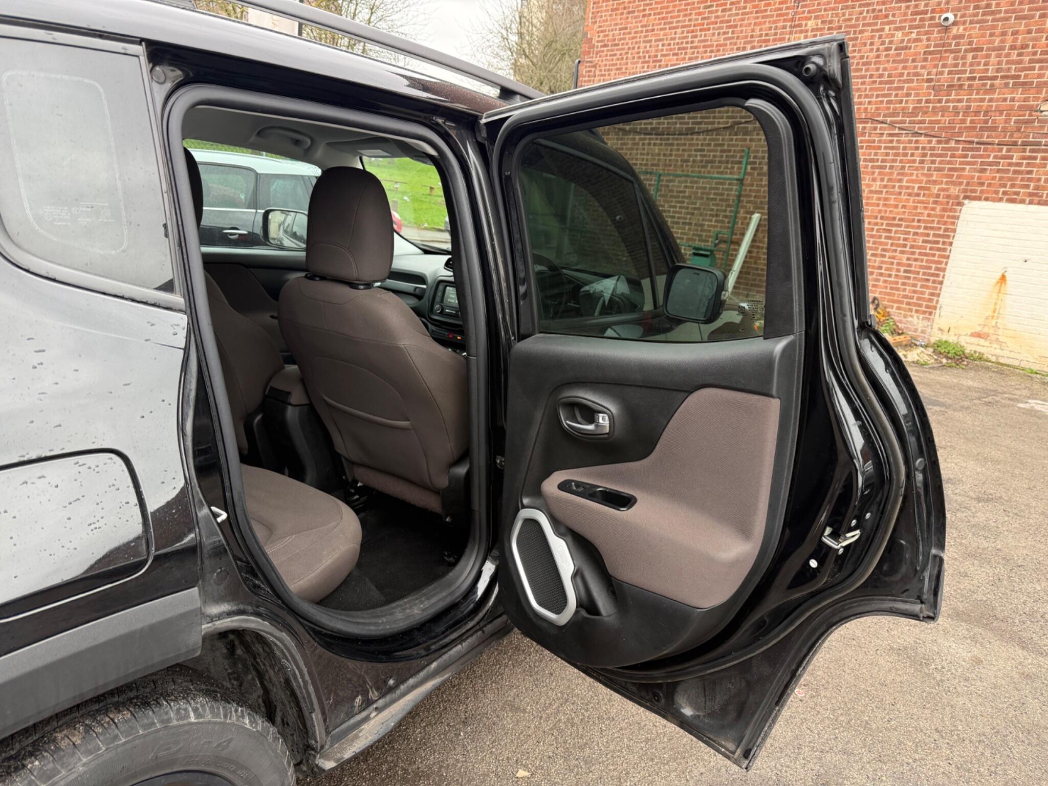 Jeep Renegade - Image 20