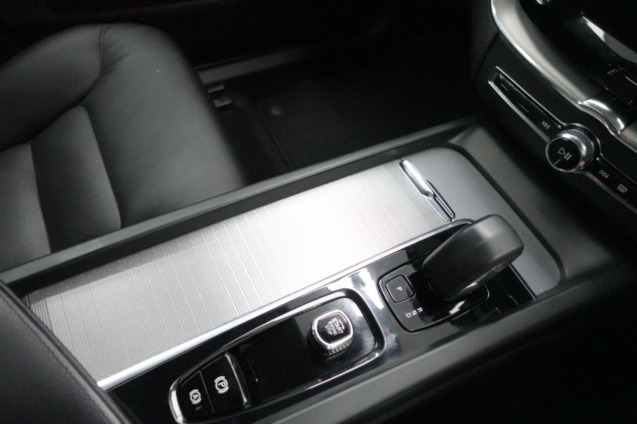 Volvo XC60 - Image 13