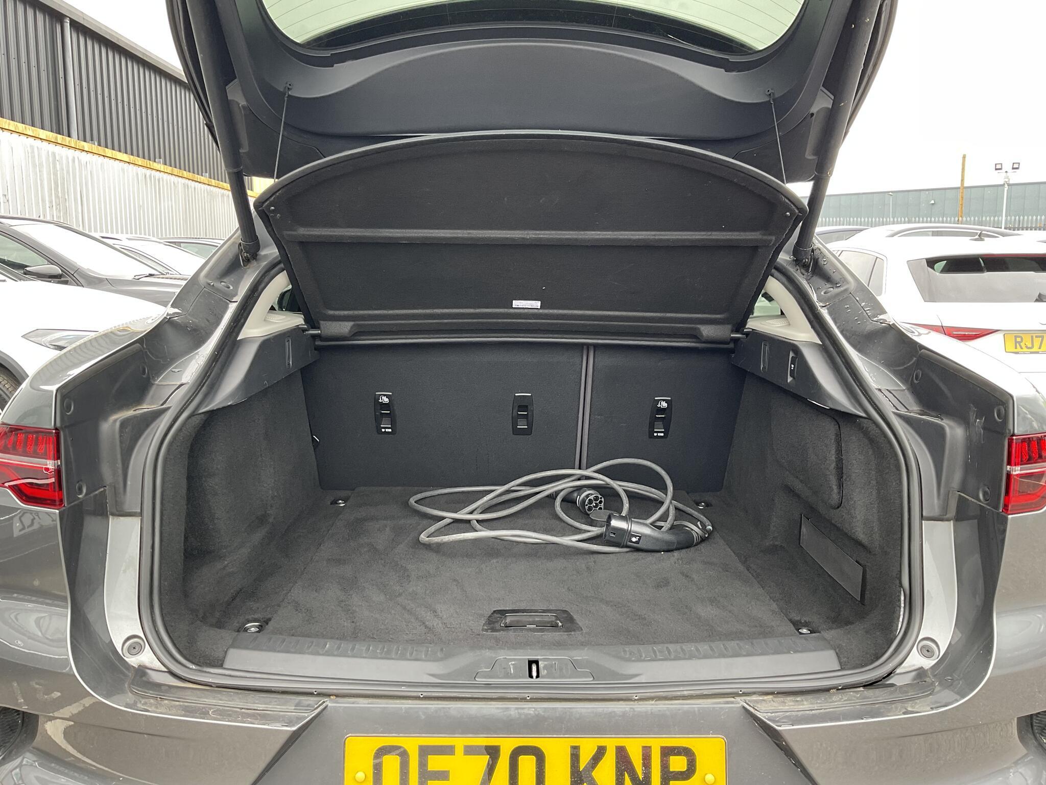 Jaguar I-Pace - Image 19
