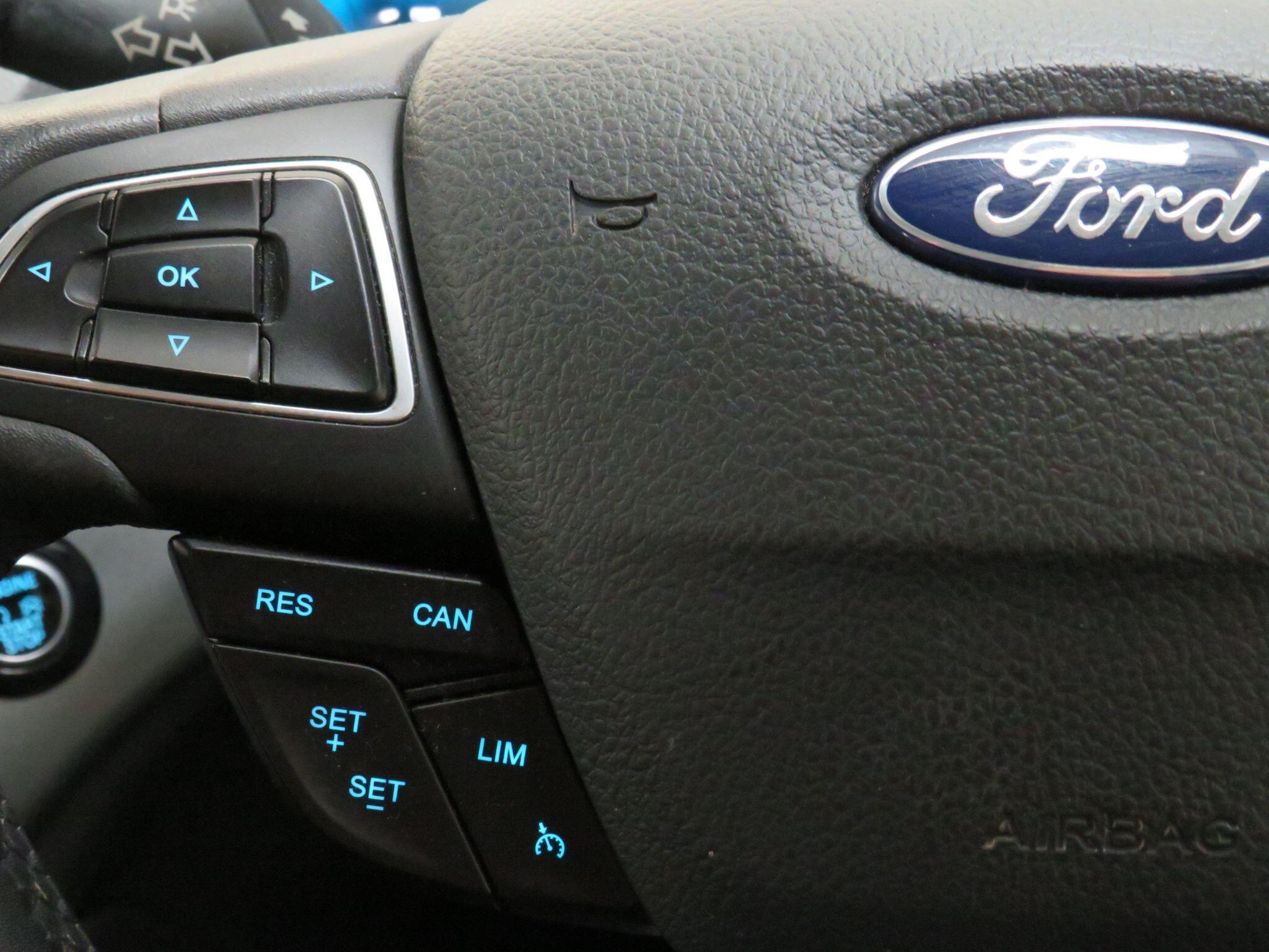 Ford Kuga - Image 17