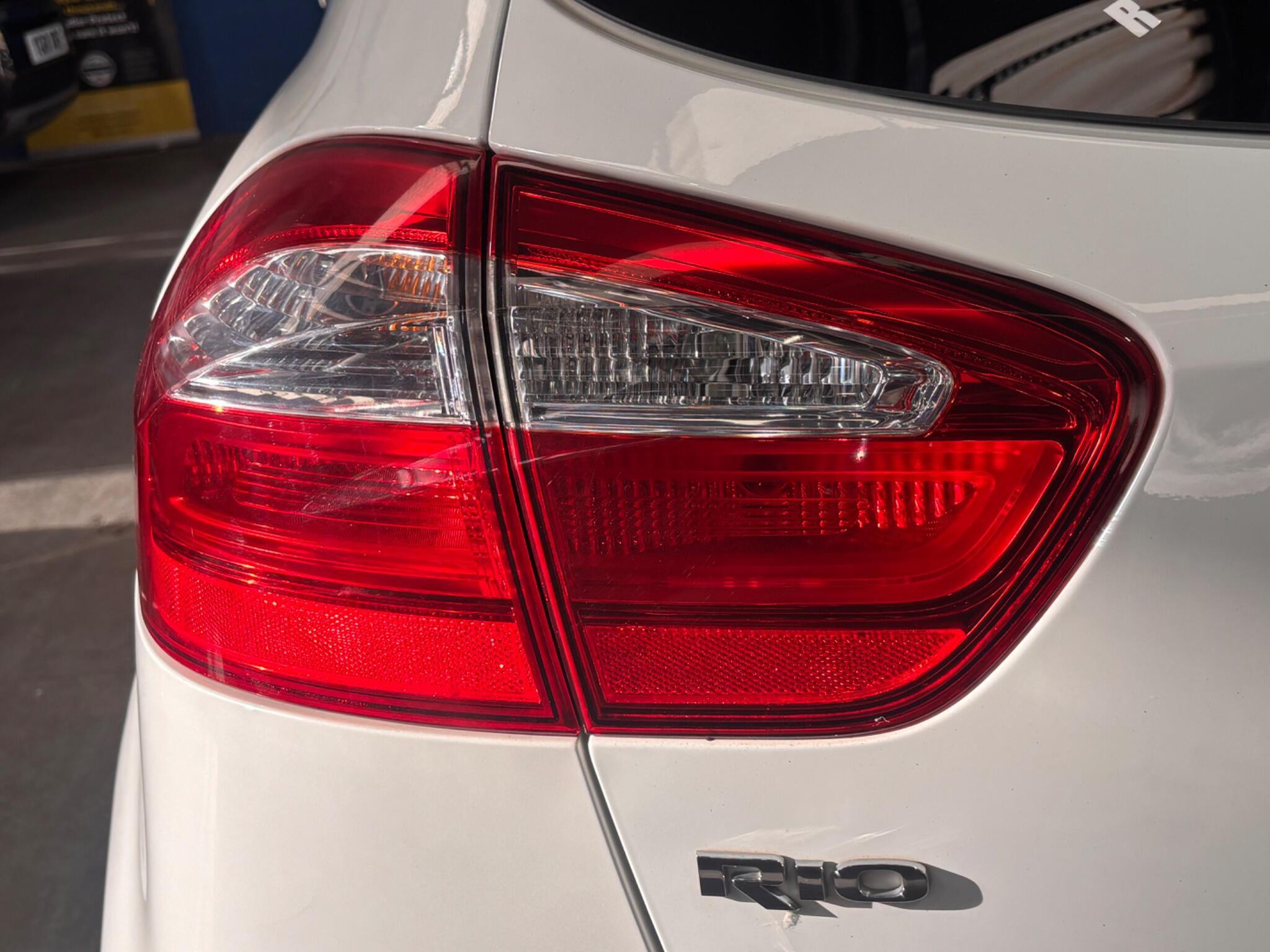 Kia Rio - Image 13