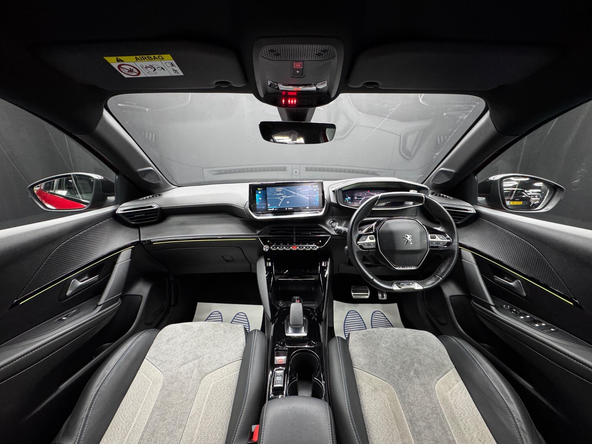 Peugeot E-208 - Image 17