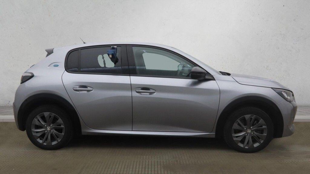 Peugeot E-208 - Image 8