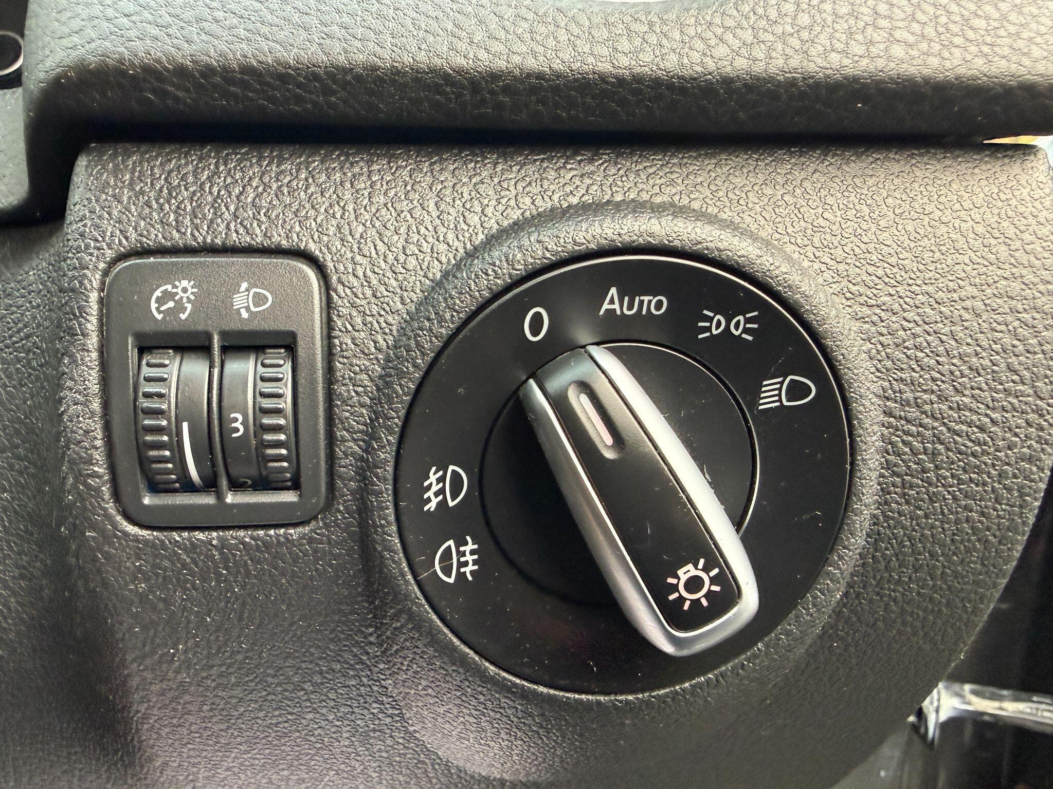 Volkswagen Tiguan - Image 49