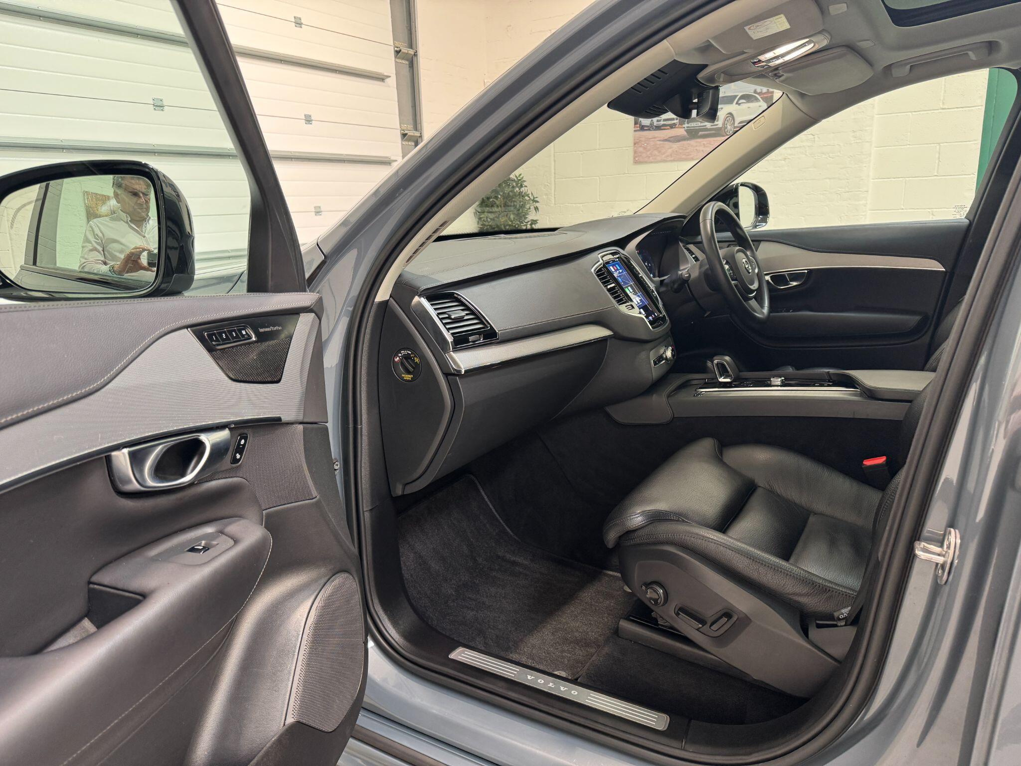 Volvo XC90 - Image 63