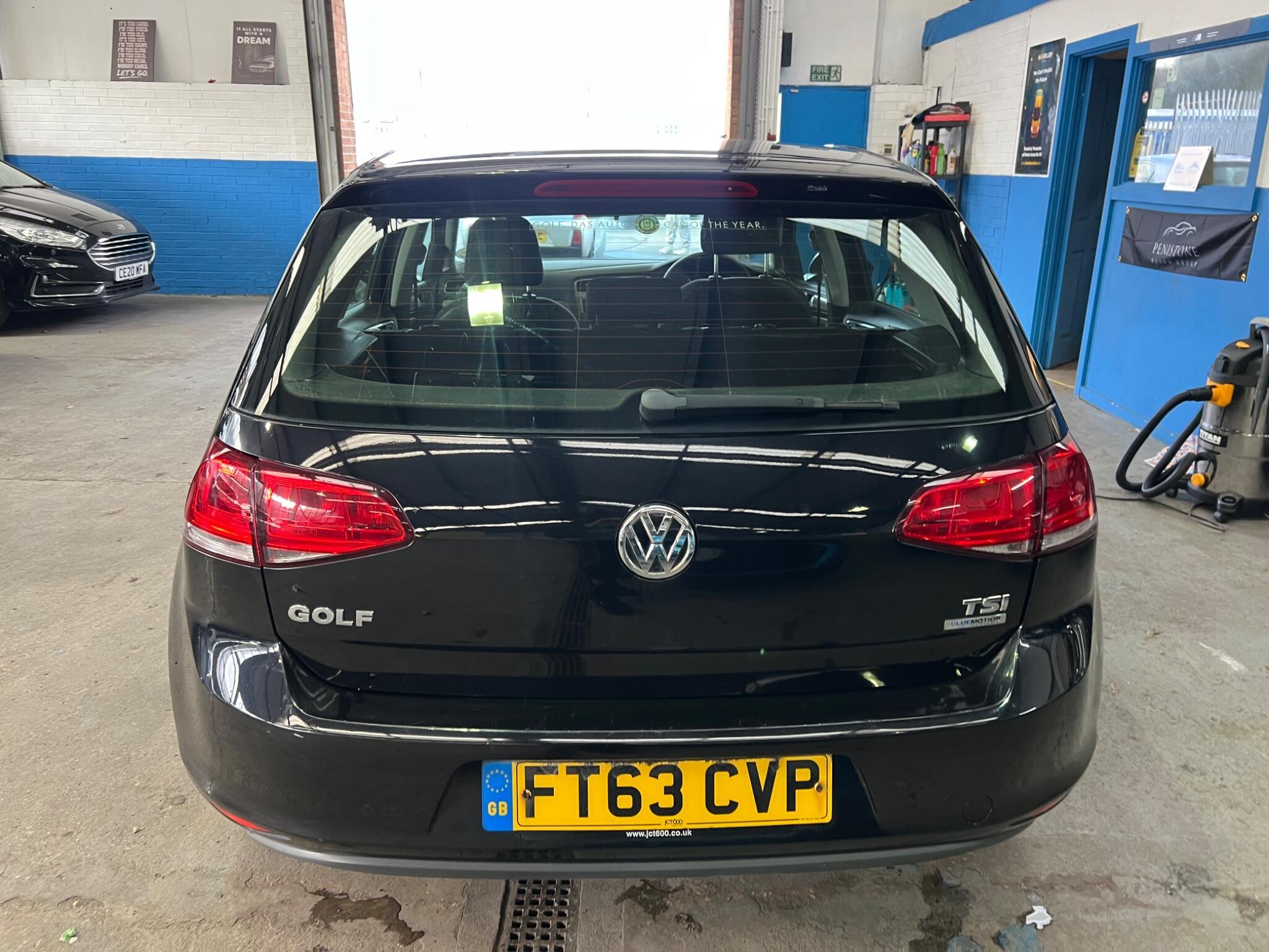 Volkswagen Golf - Image 4