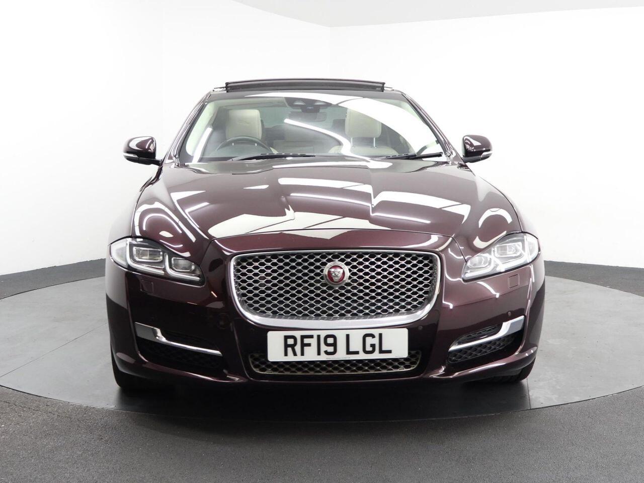 Jaguar XJ - Image 2