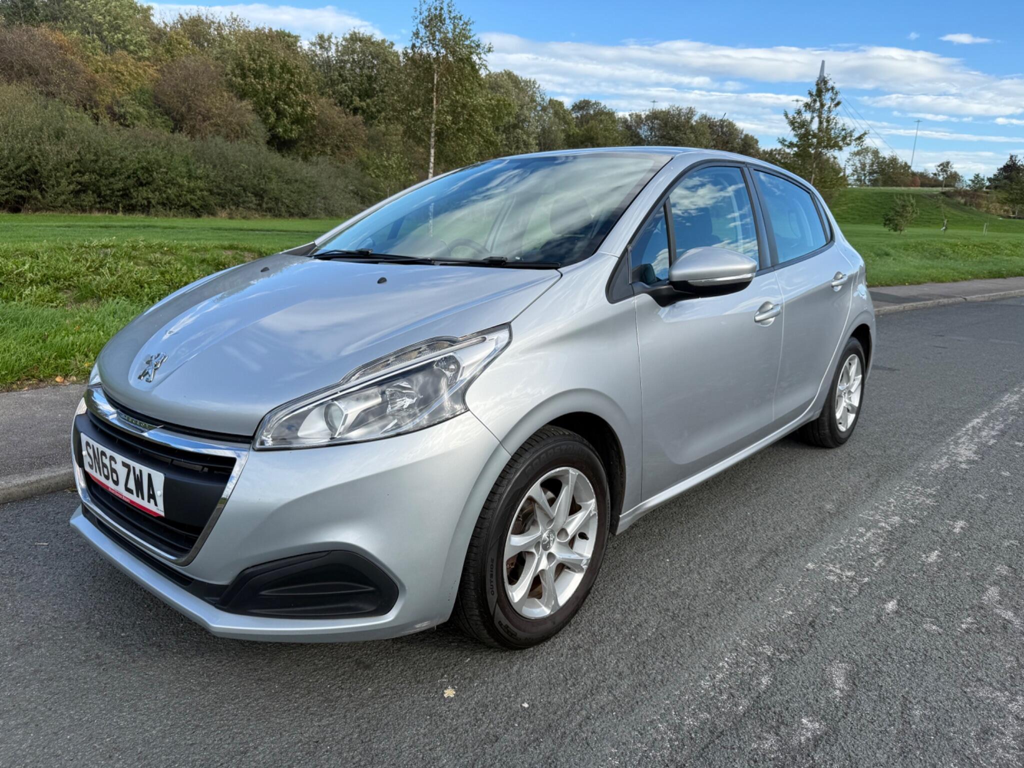 Peugeot 208 - Image 8