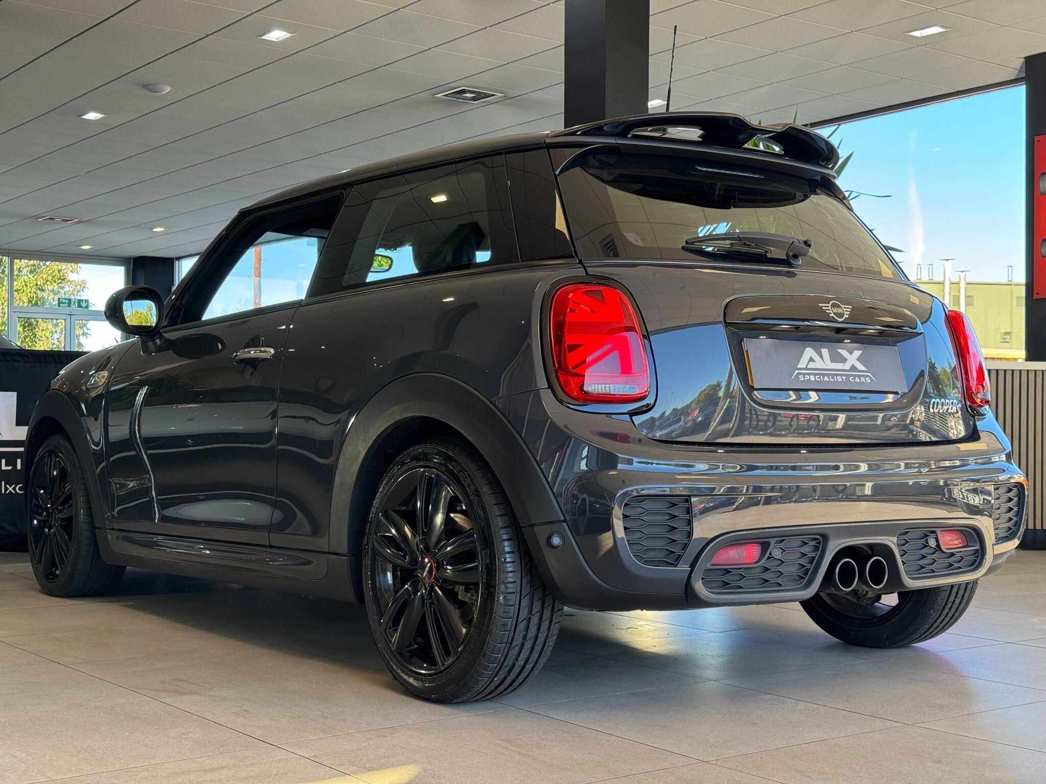 MINI Hatch - Image 8