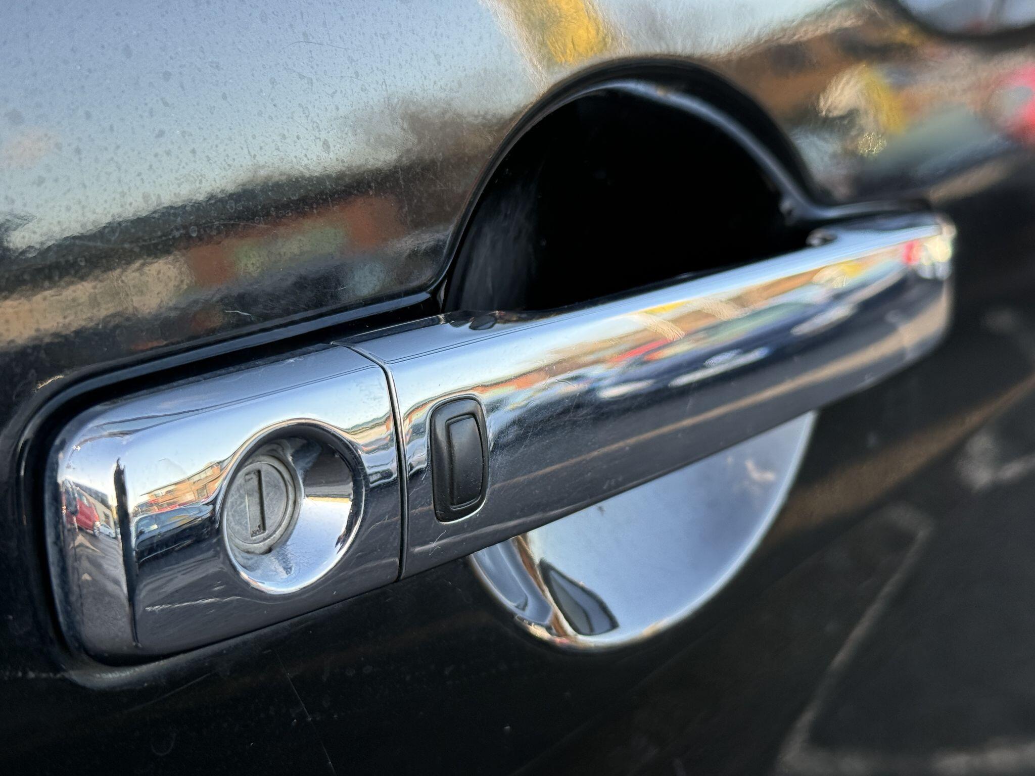 Nissan Serena - Image 20