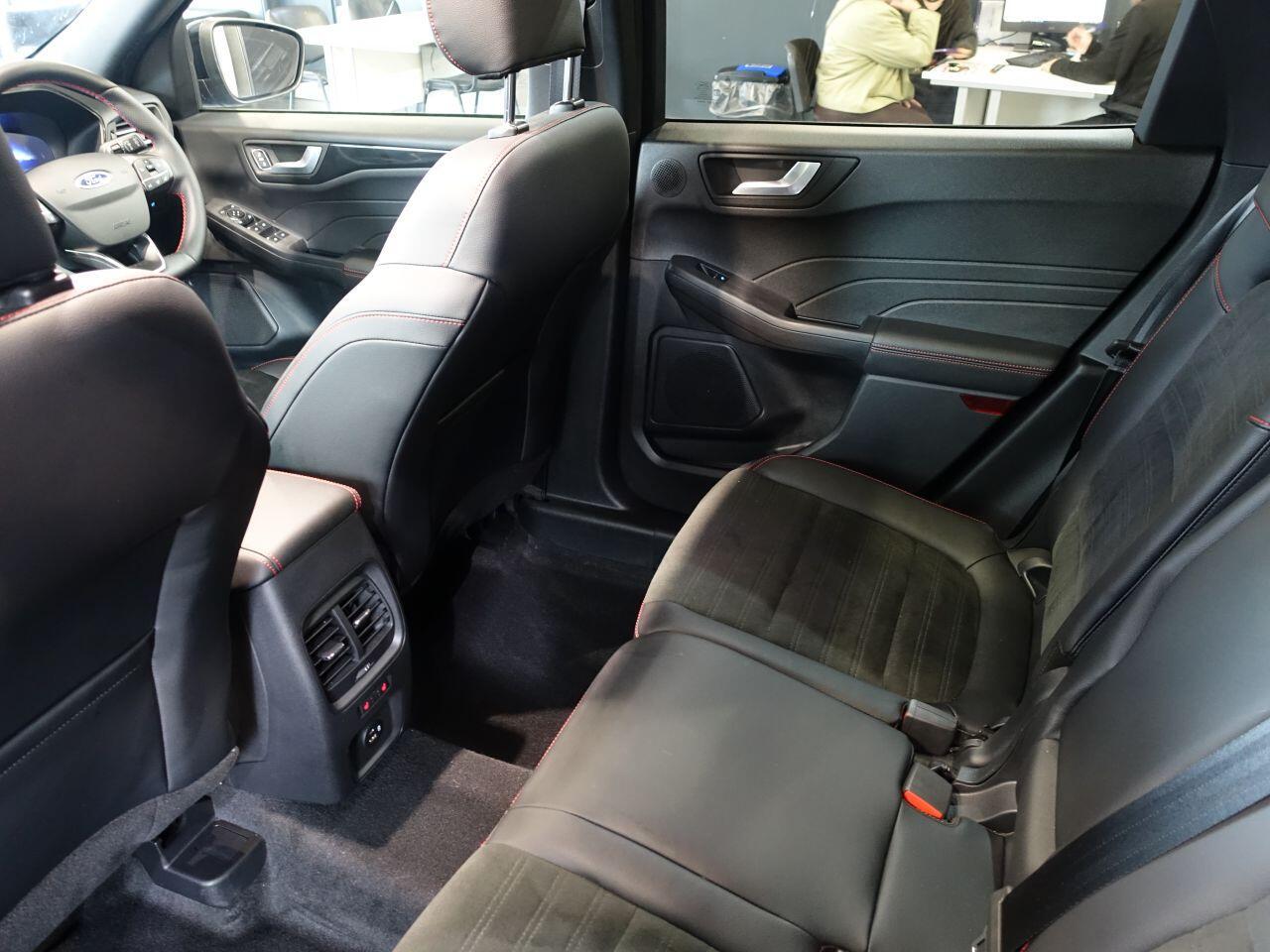 Ford Kuga - Image 18