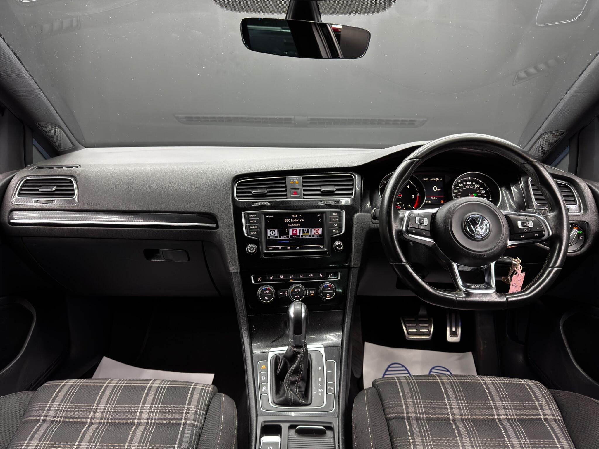 Volkswagen Golf - Image 10