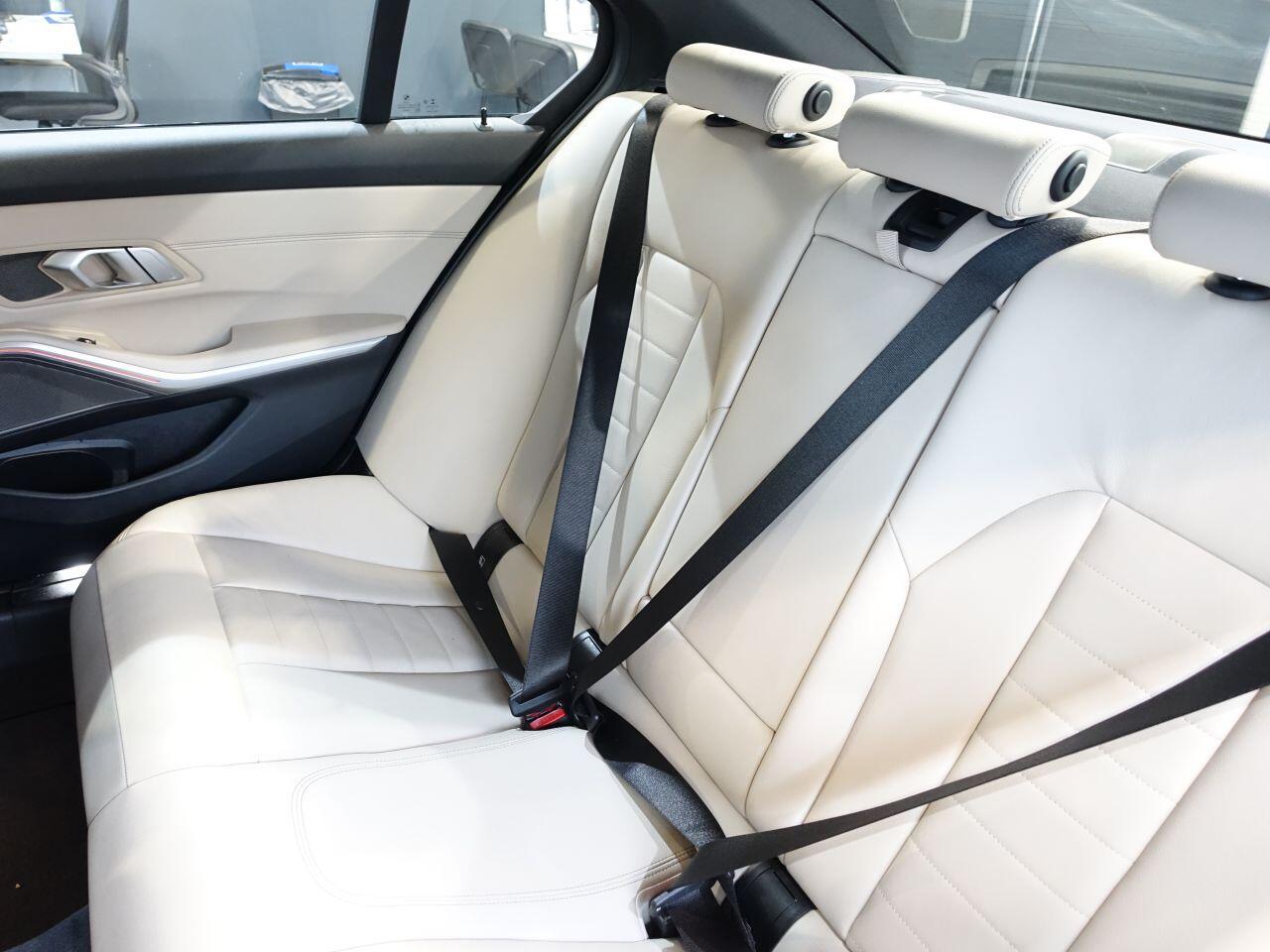 BMW 3 Series - Image 17