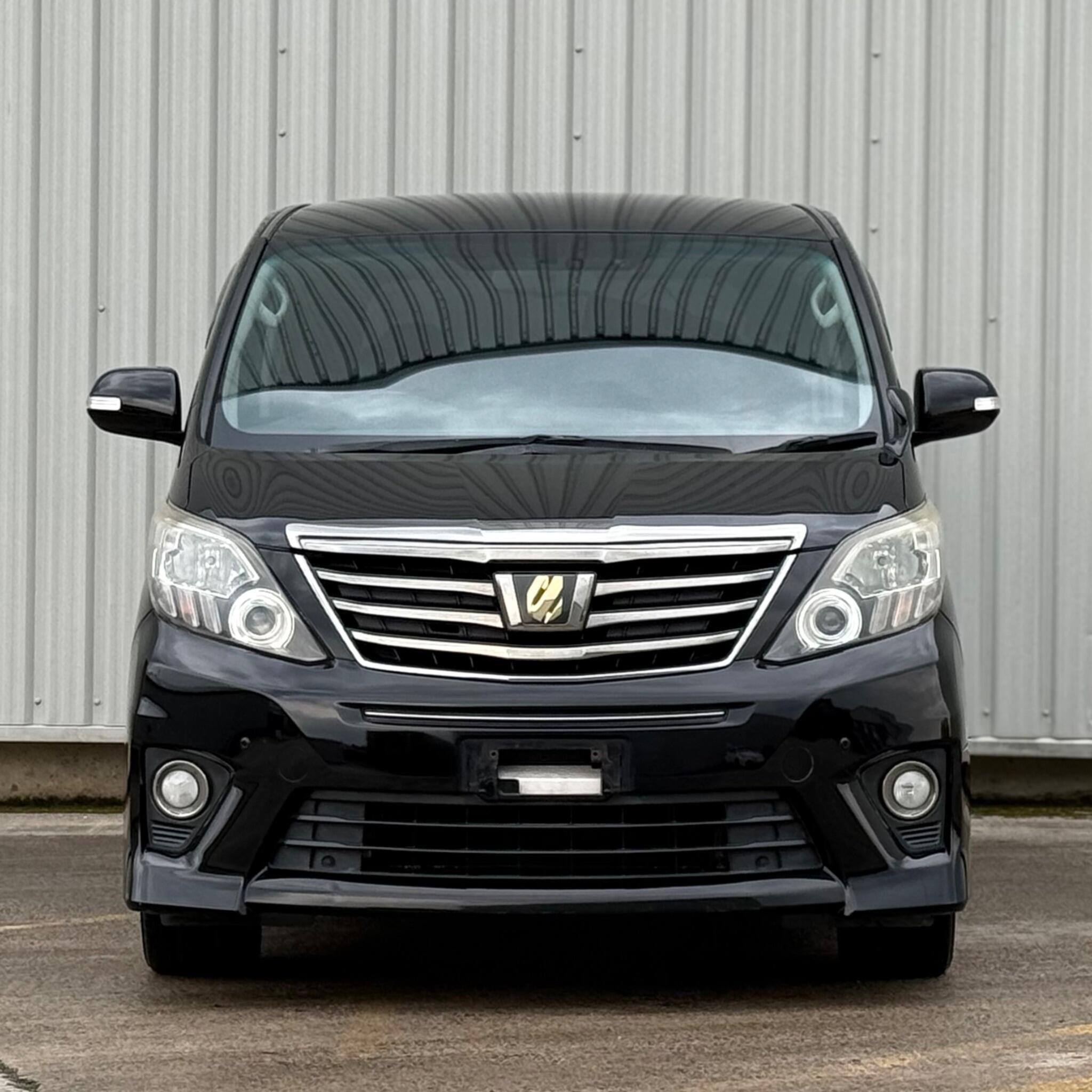Toyota Alphard - Image 2