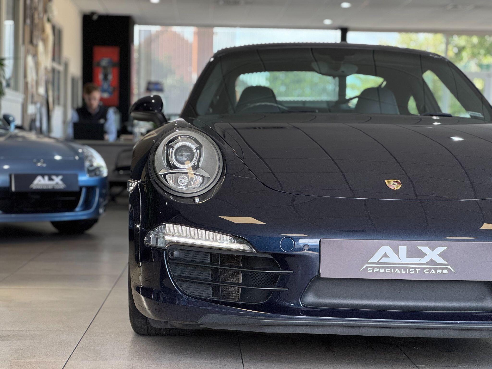 Porsche 911 - Image 6