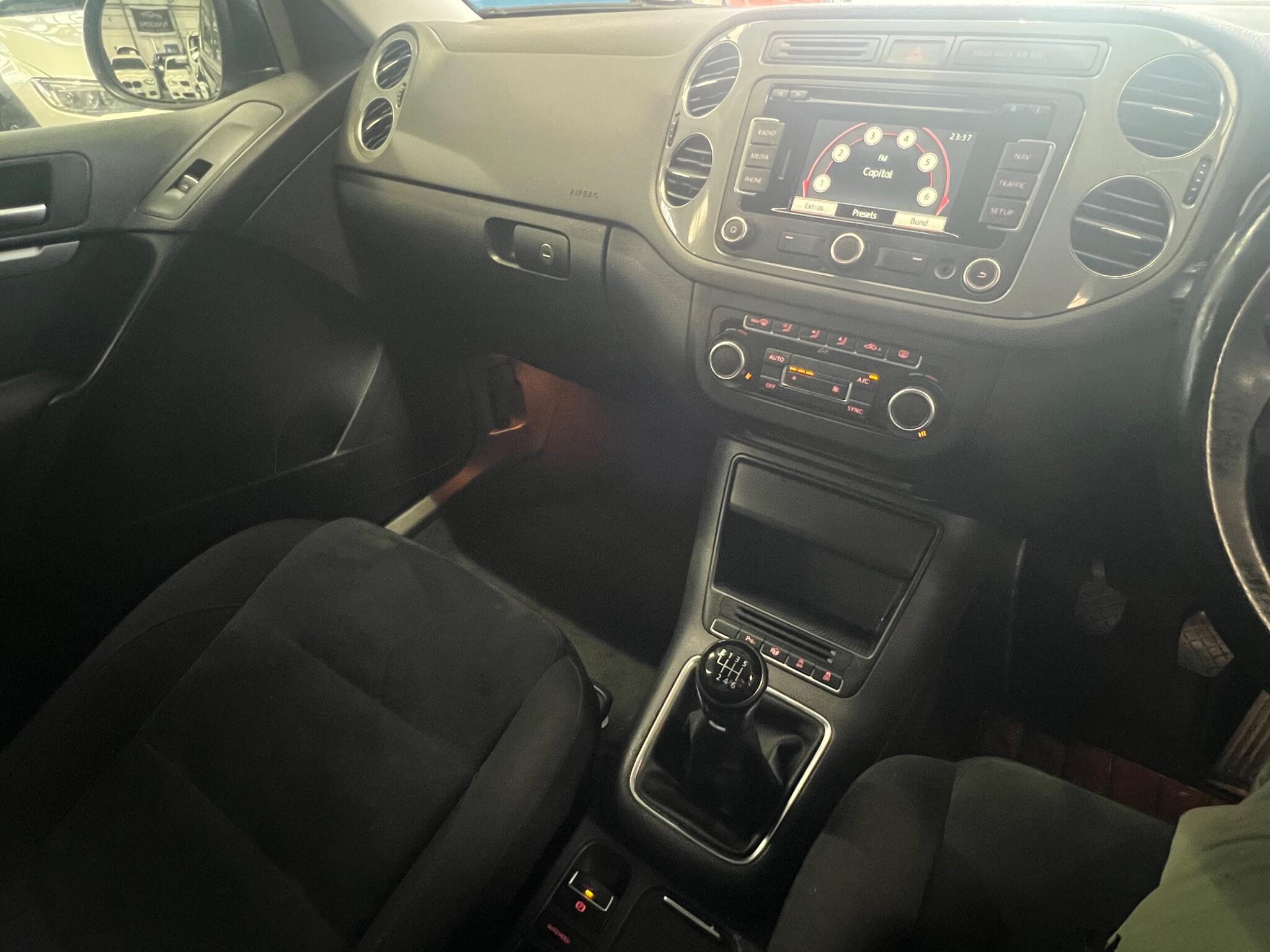 Volkswagen Tiguan - Image 16