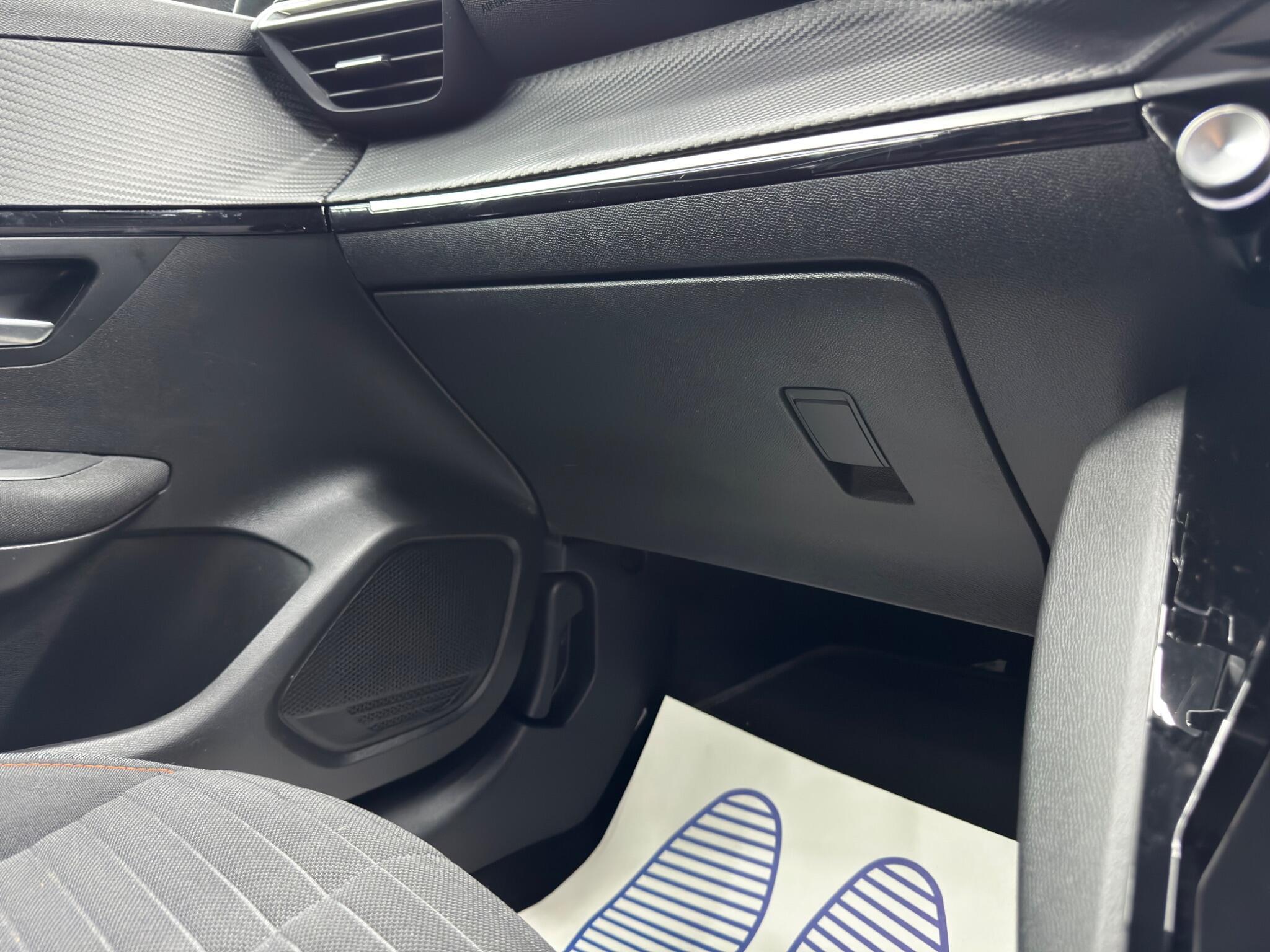 Peugeot 208 - Image 33