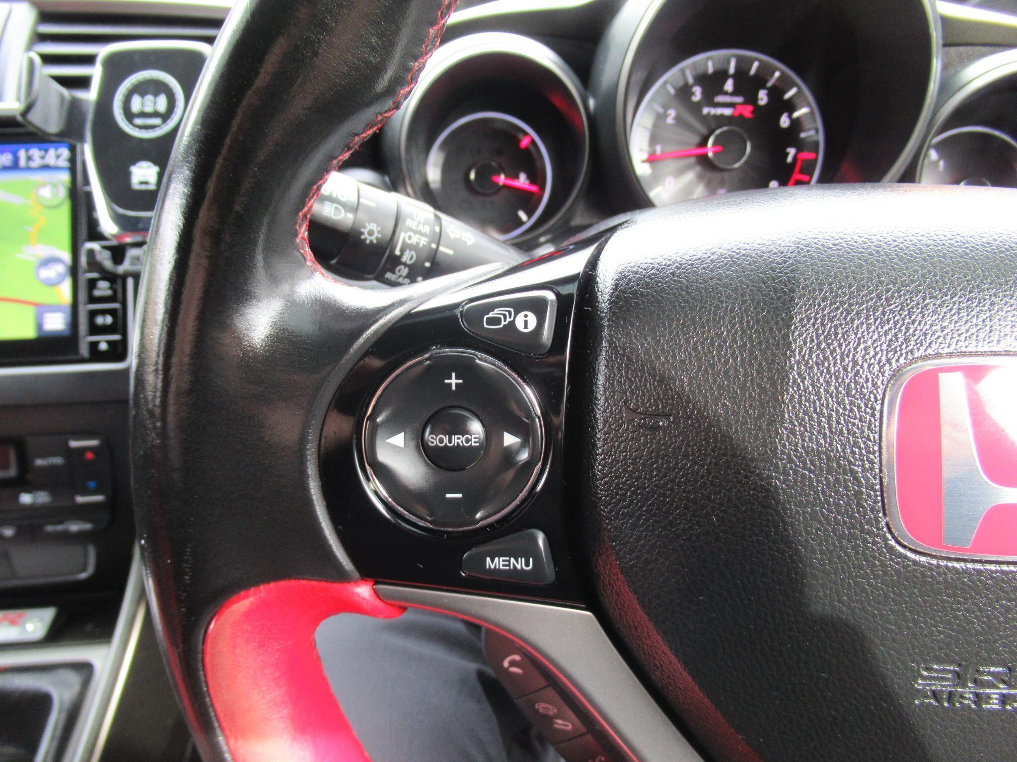 Honda Civic - Image 31