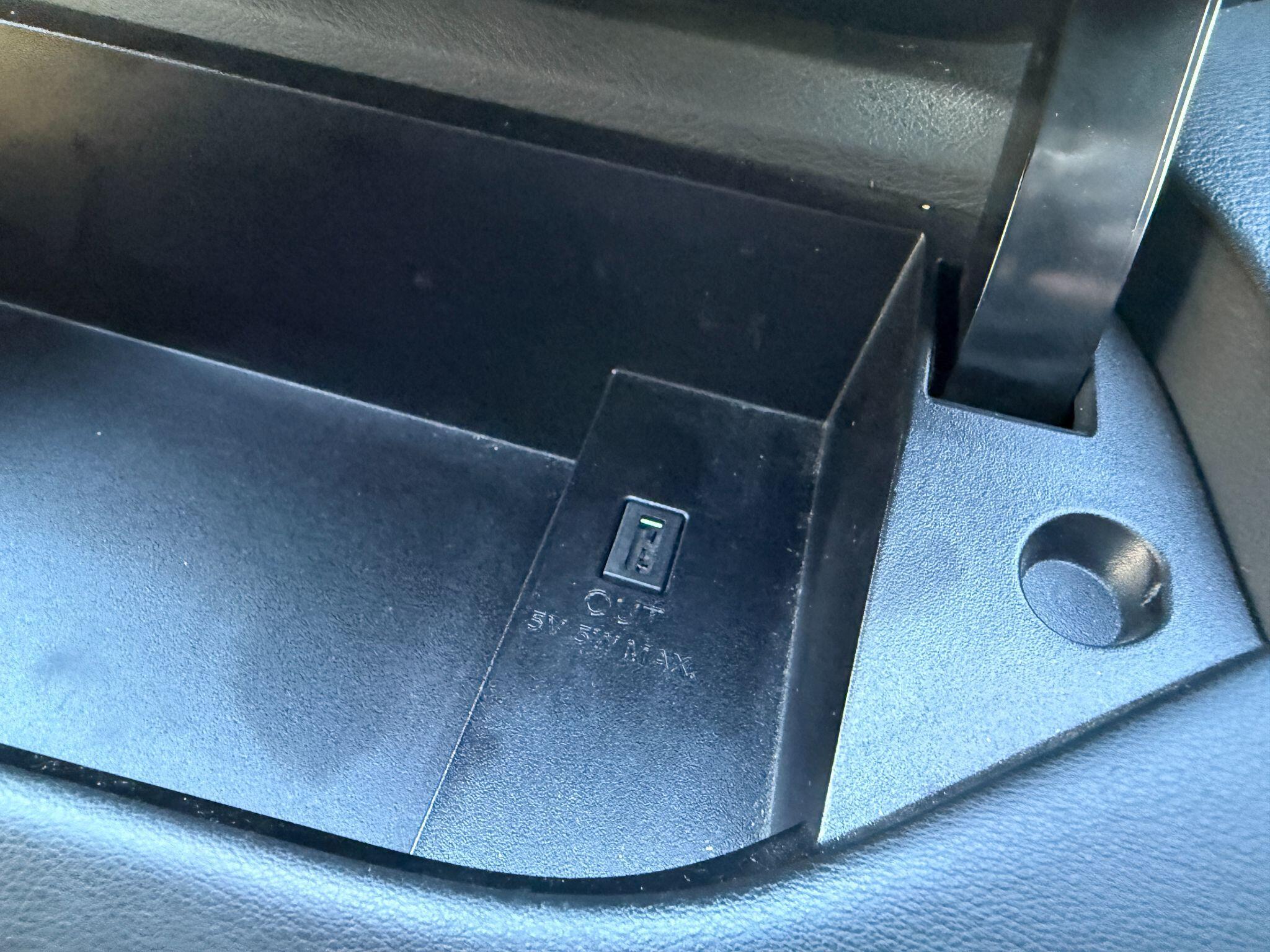 Nissan Serena - Image 74