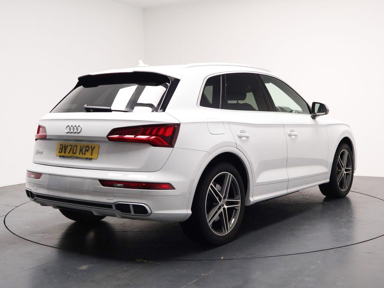 Audi SQ5 - Image 11