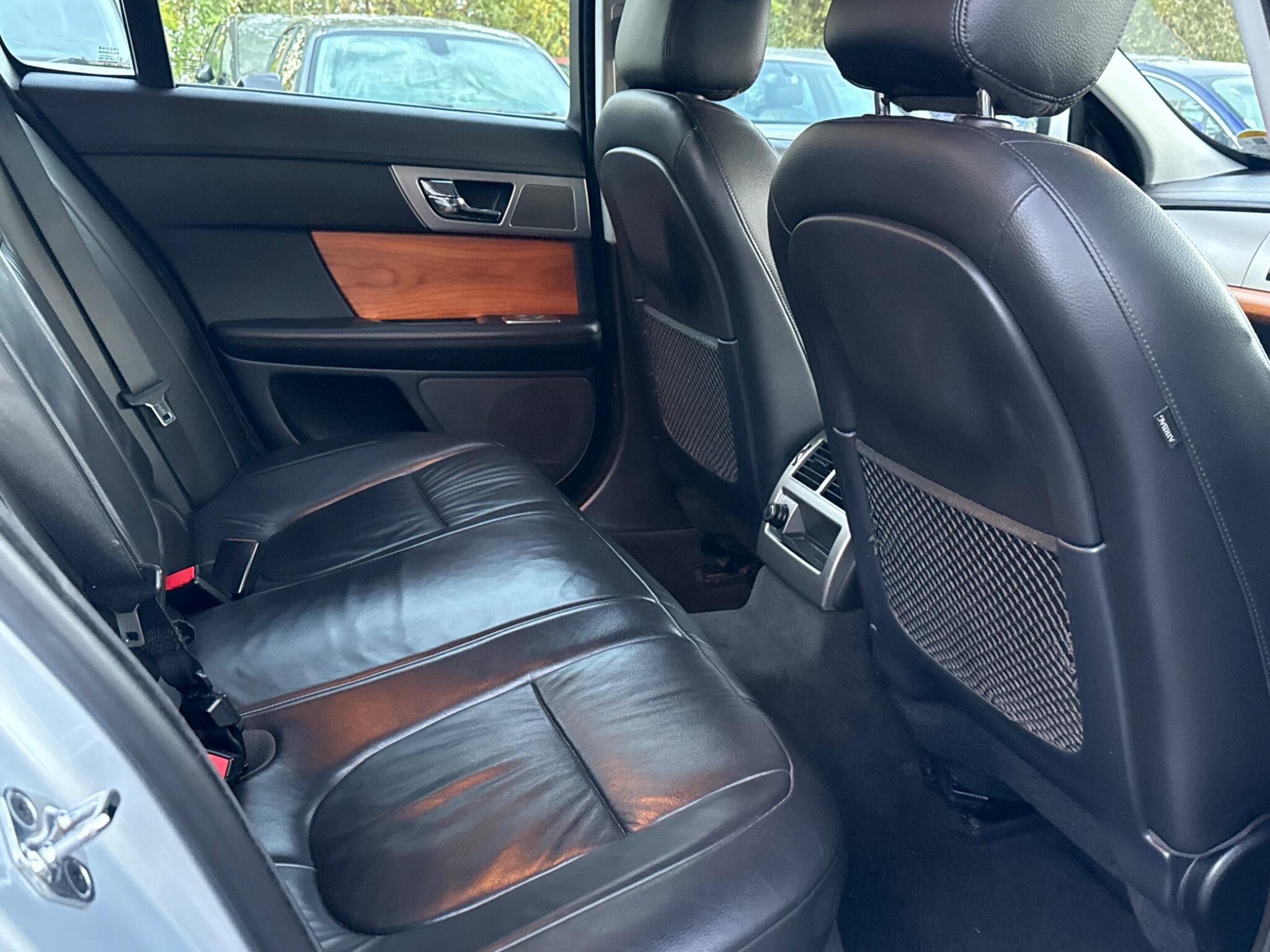 Jaguar XF - Image 37