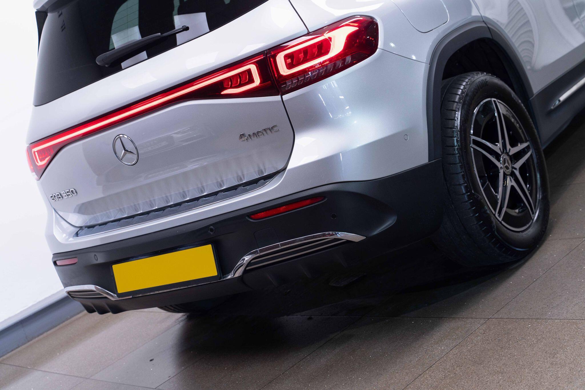 Mercedes Eqb - Image 6