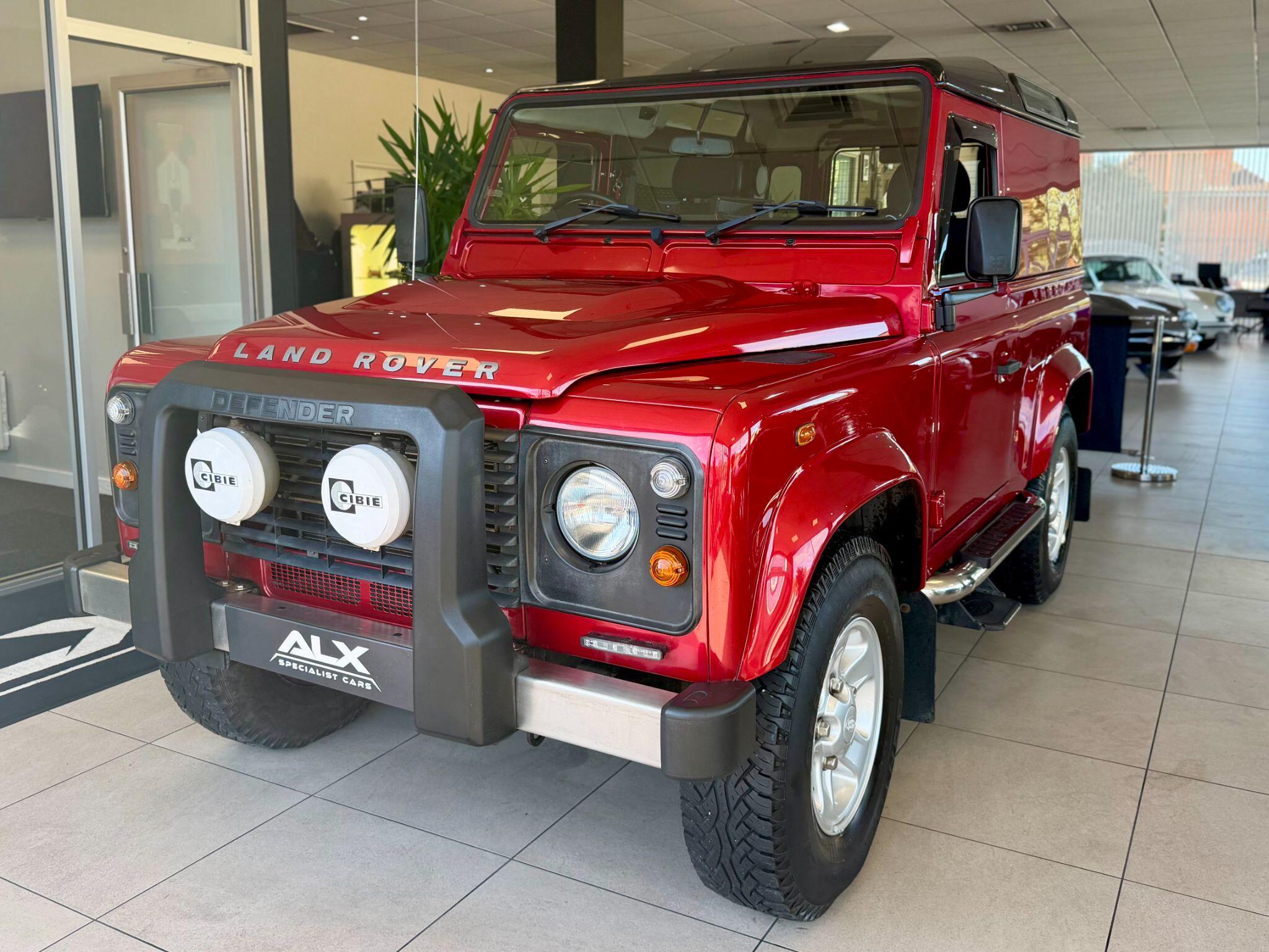 Land Rover Defender 90 - Image 11