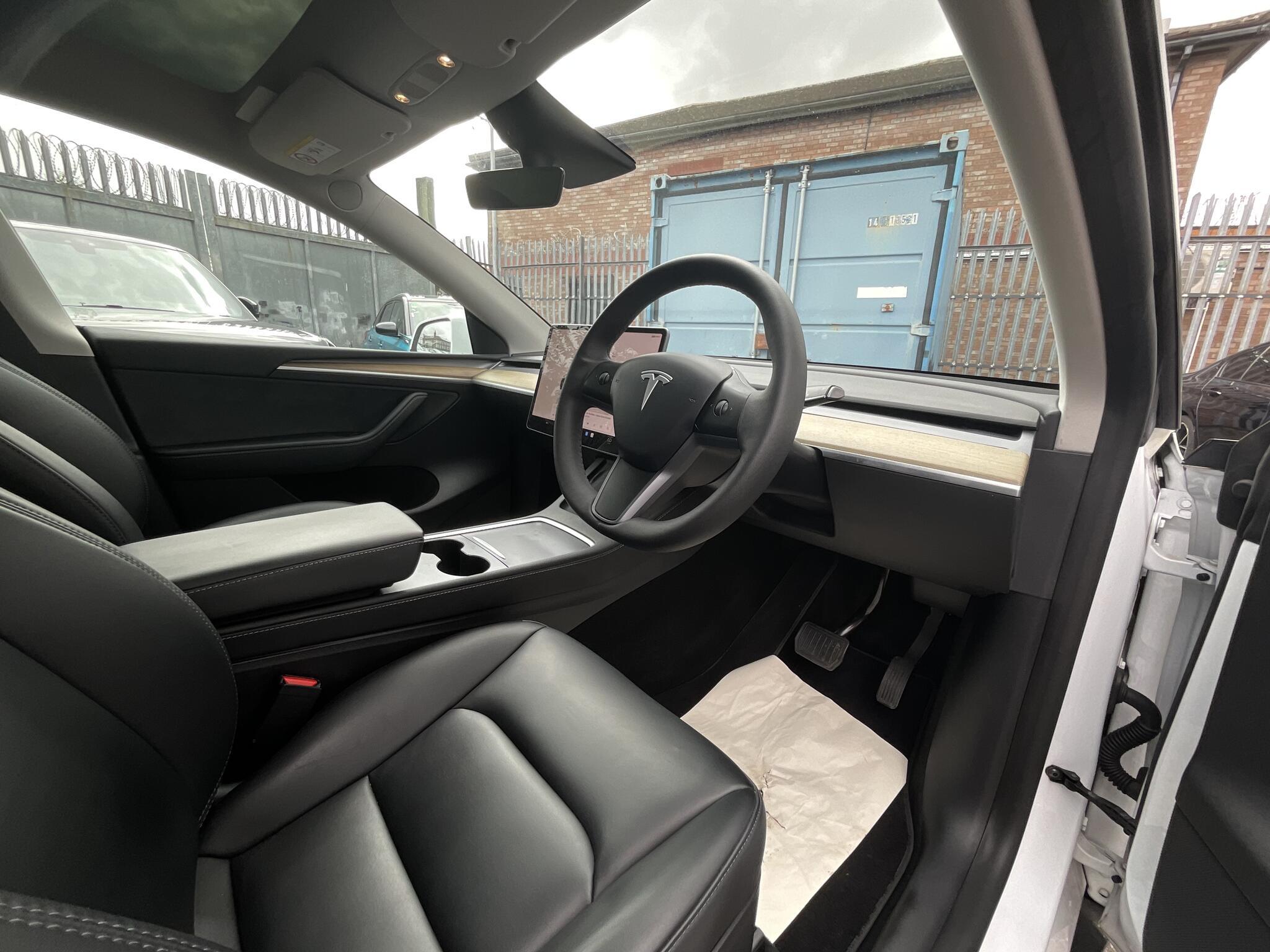 Tesla Model Y - Image 7
