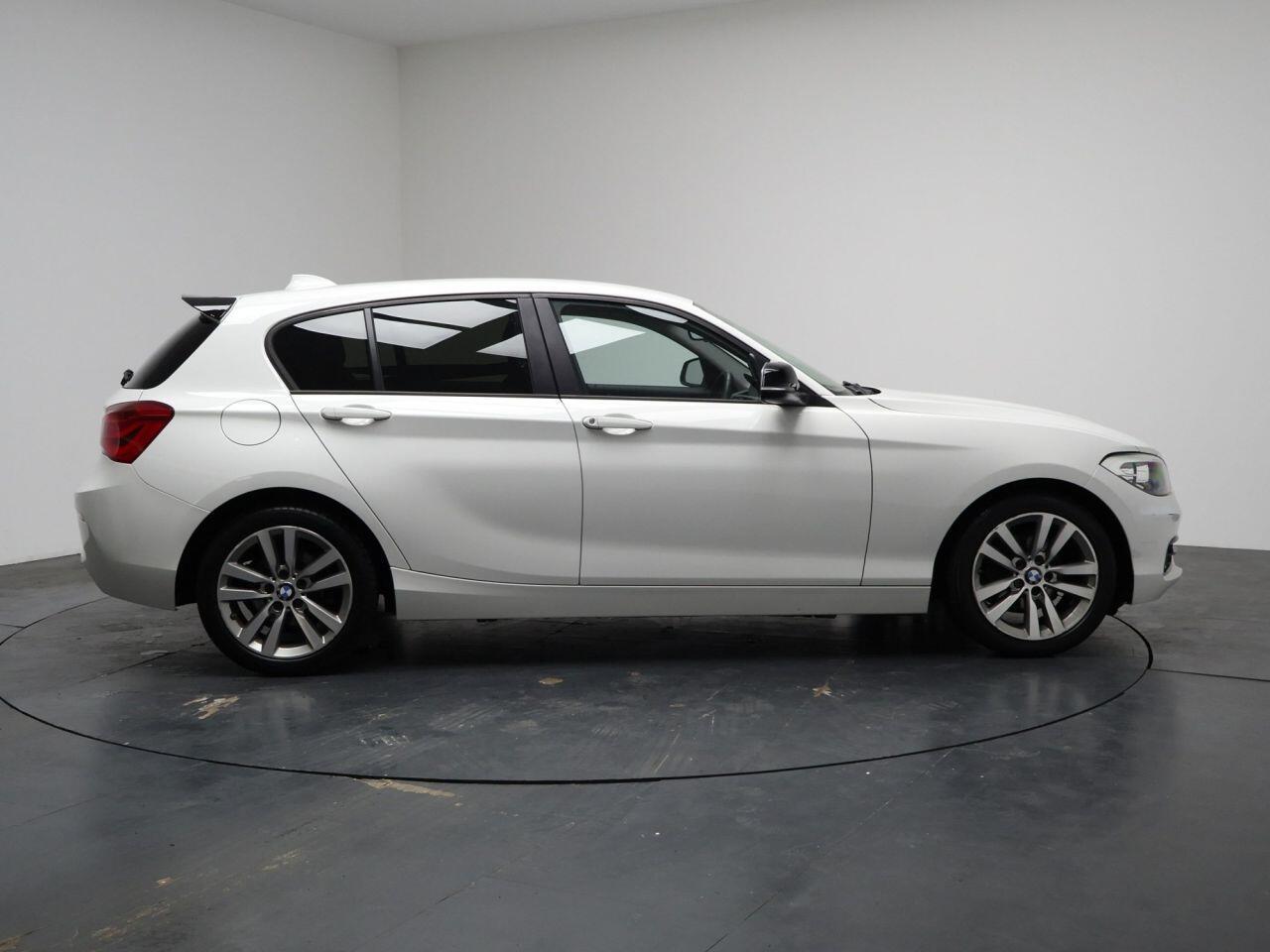 BMW 1 Series - Image 8