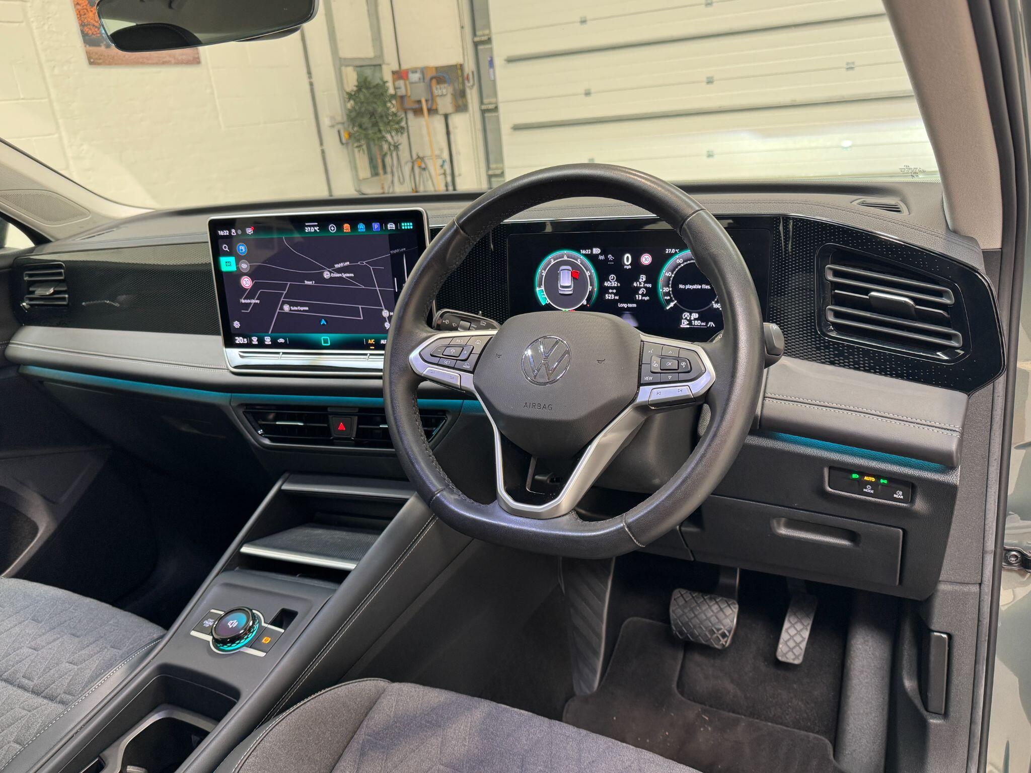 Volkswagen Tiguan - Image 16