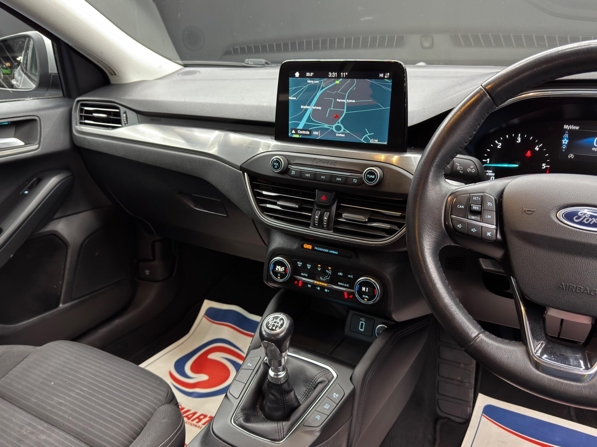 Ford Focus - Image 24