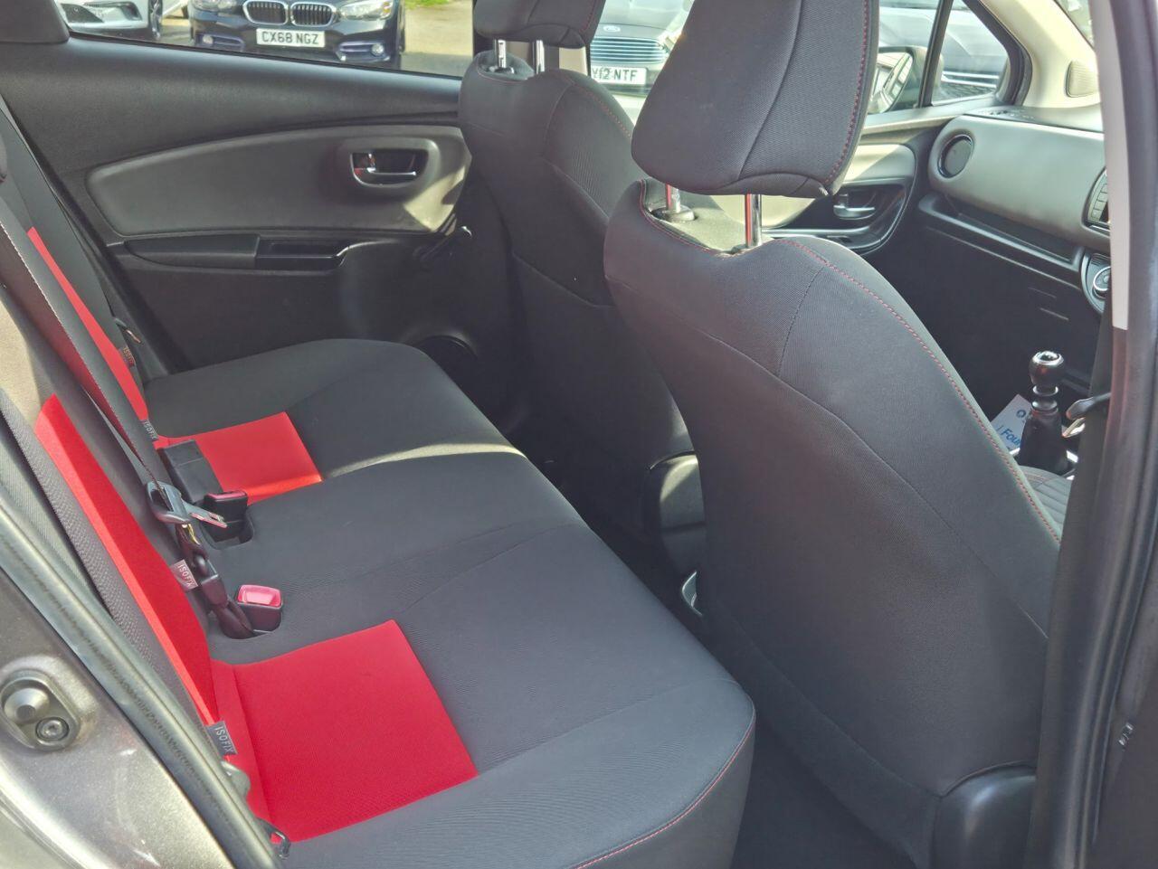 Toyota Yaris - Image 25