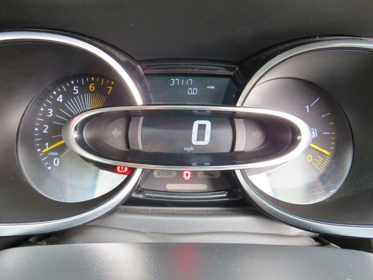 Renault Clio - Image 12