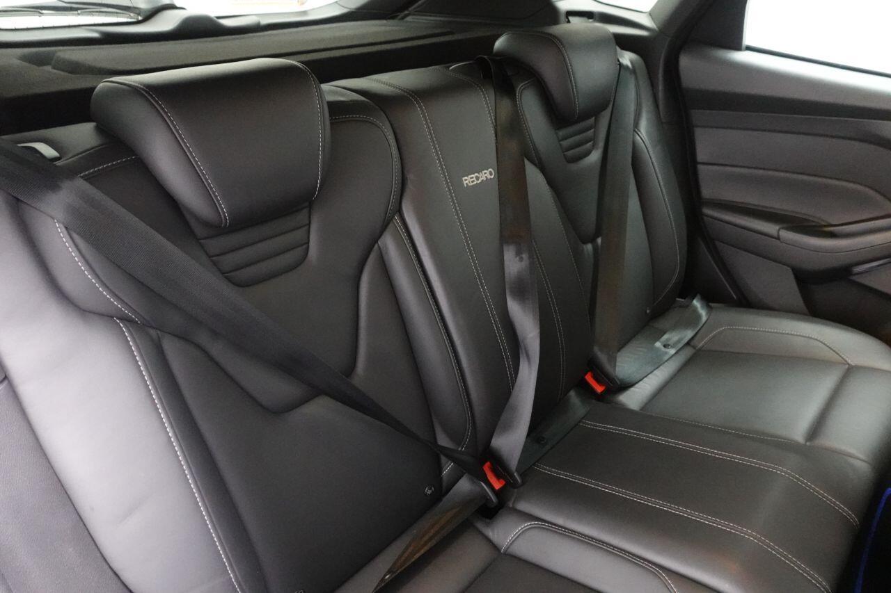 Ford Focus - Image 17